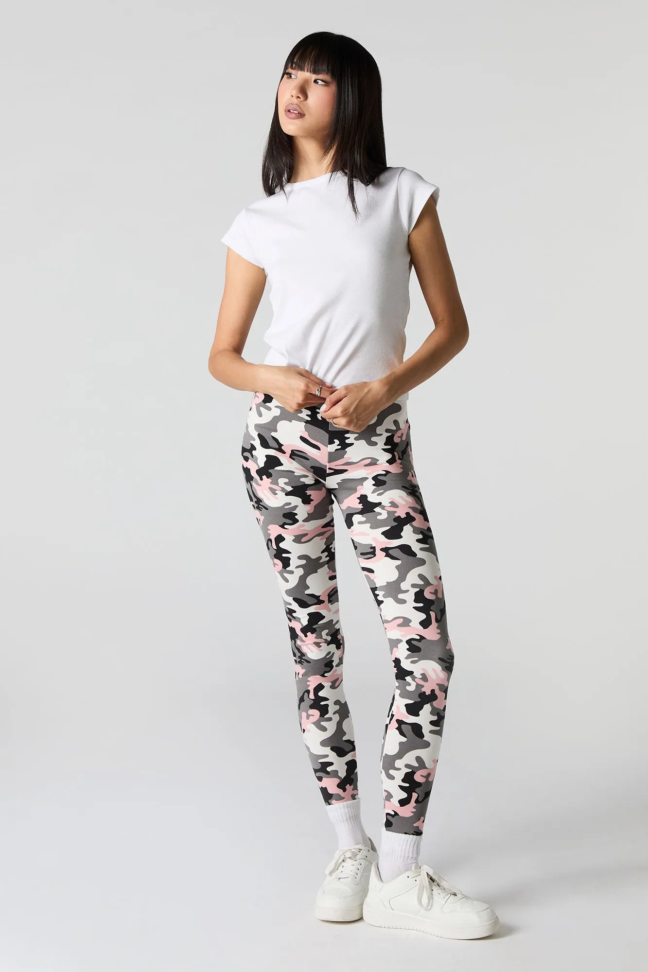 Legging doux à taille haute sold by Urban Planet