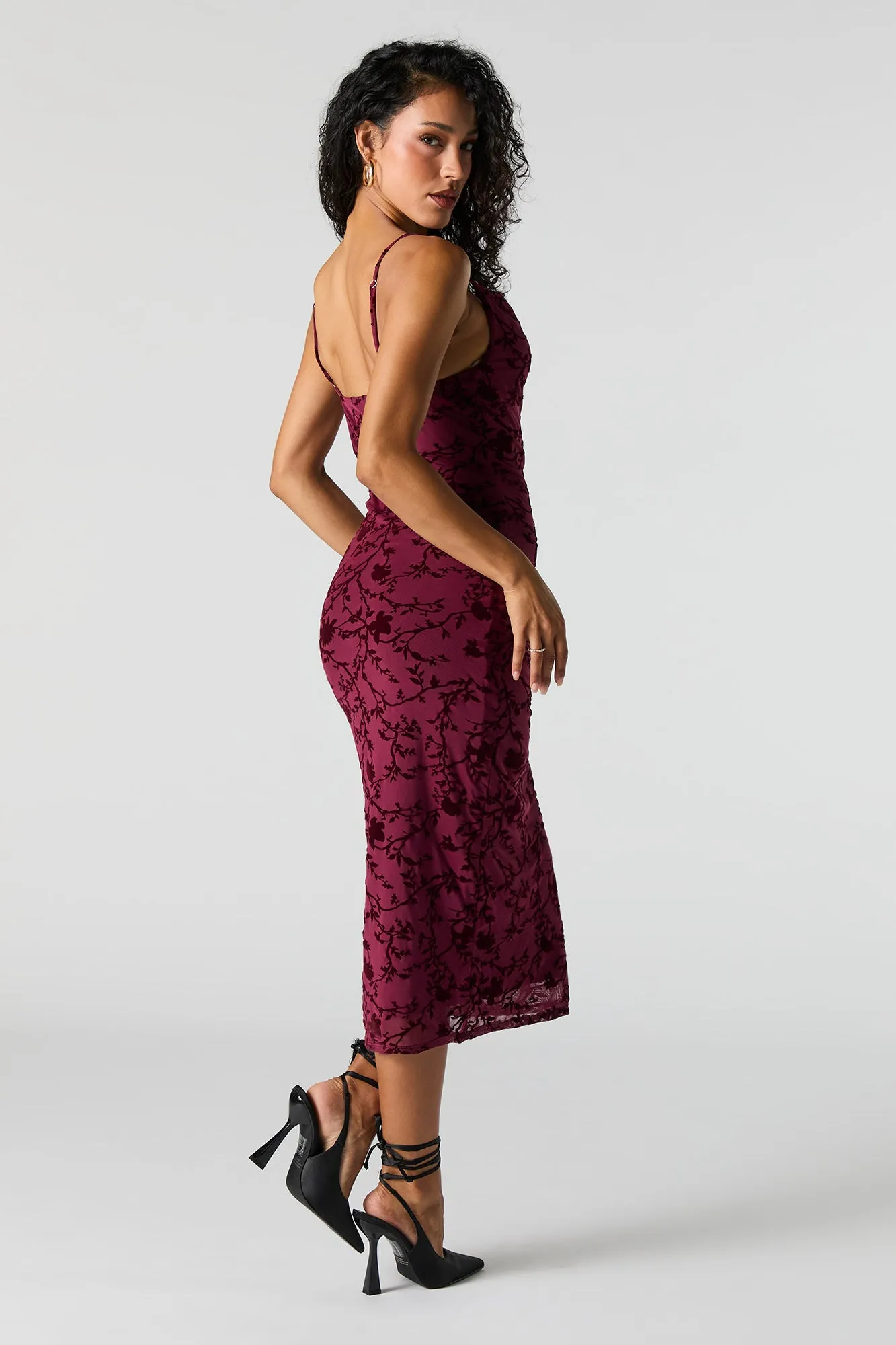 Robe midi fleurie en filet avec col châle sold by Urban Planet product image thumbnail 2