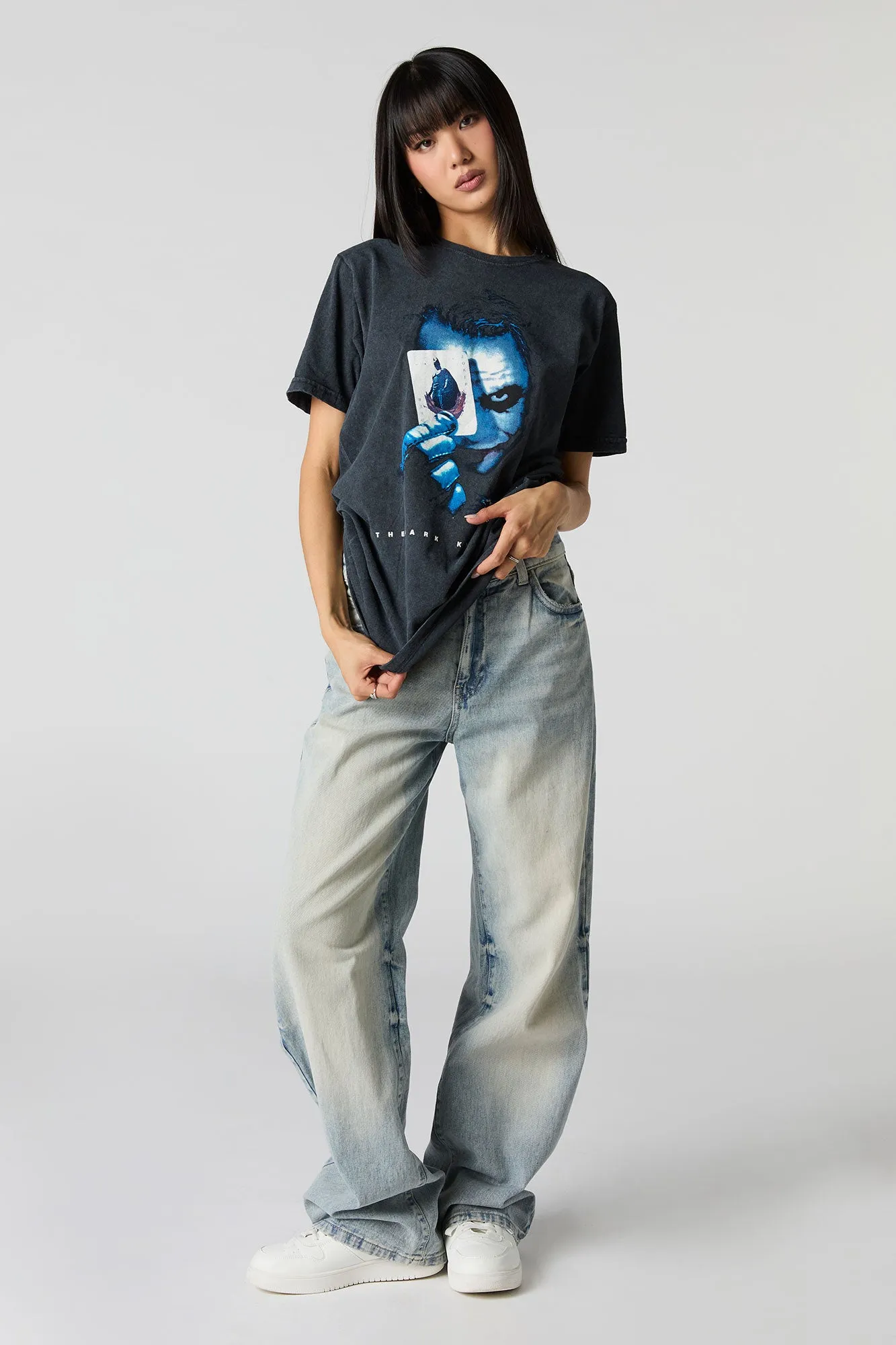 T-shirt unisexe délavé à imprimé The Dark Knight sold by Urban Planet product image thumbnail 2