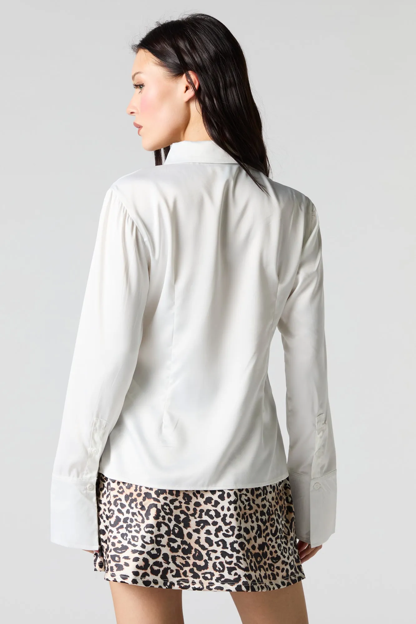 Chemisier boutonné en satin avec col sold by Urban Planet product image thumbnail 2