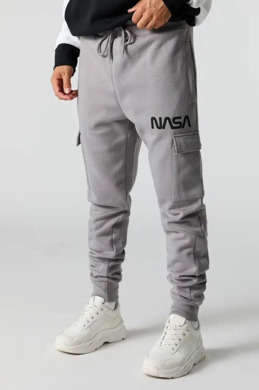 Jogger cargo en molleton gris à imprimé NASA sold by Urban Planet