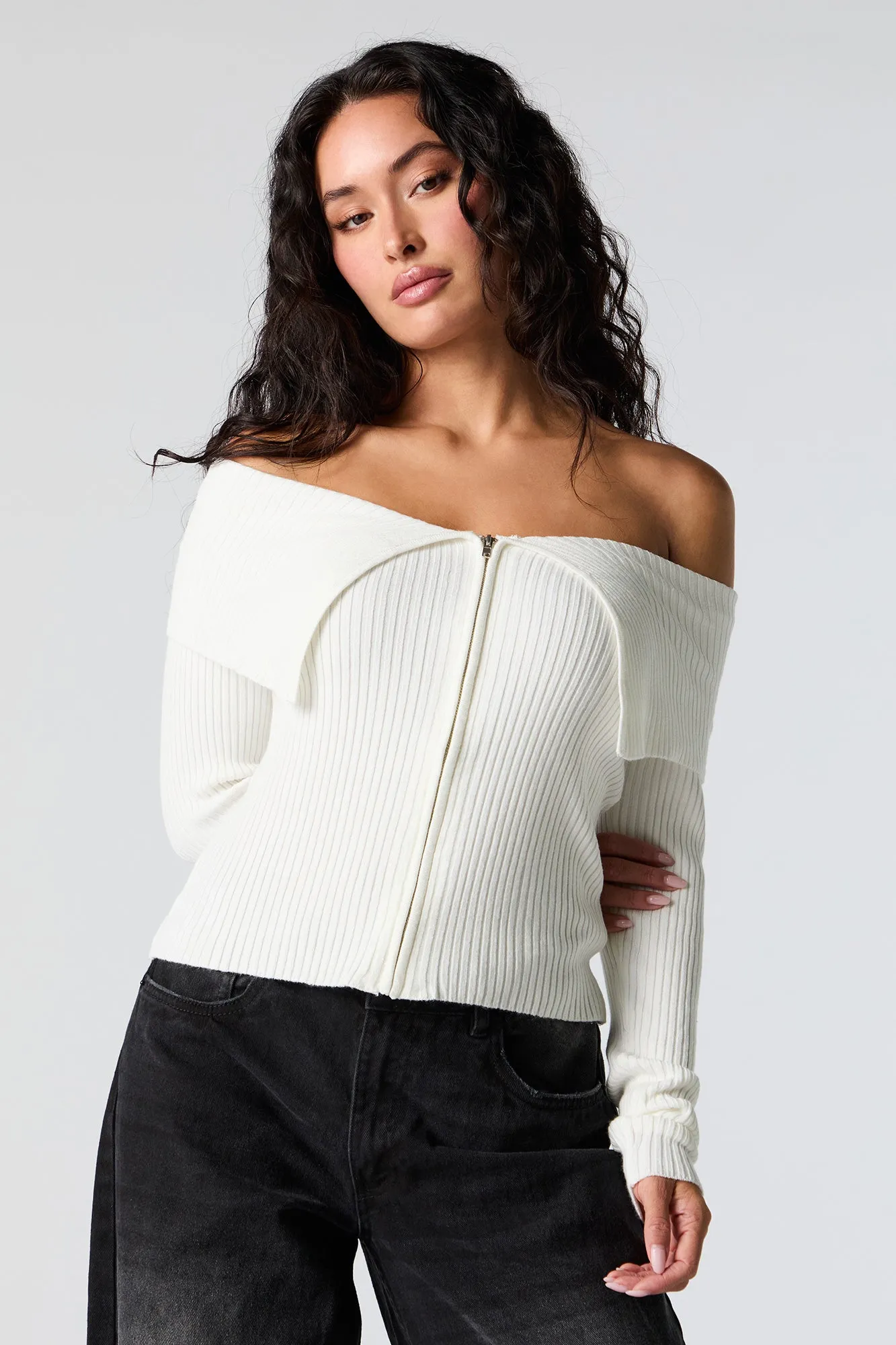 Chandail en tricot côtelé avec épaules dénudées et fermeture à glissière sold by Urban Planet product image thumbnail 4