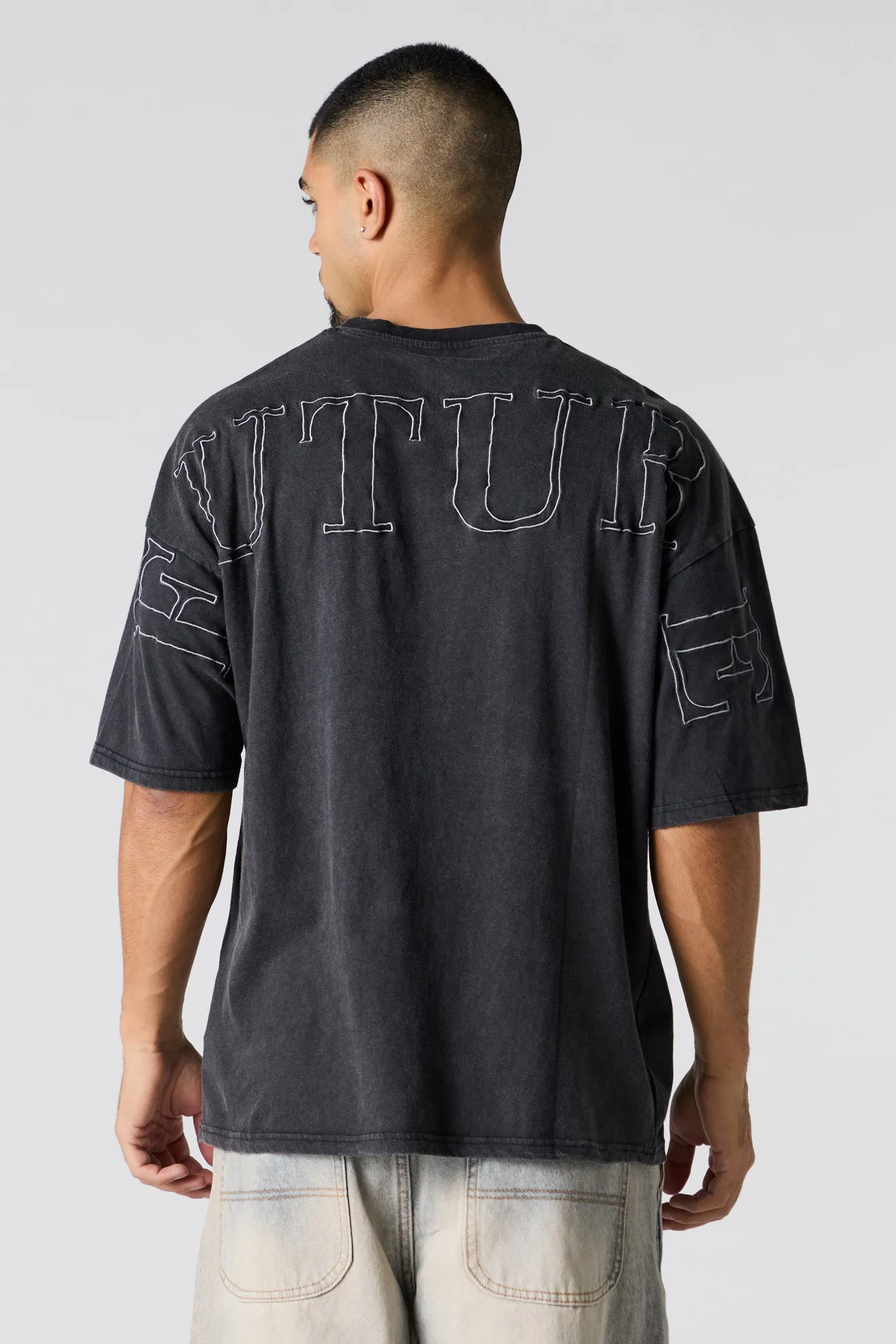 T-shirt surdimensionné imprimé avec motif brodé au dos sold by Urban Planet product image thumbnail 3