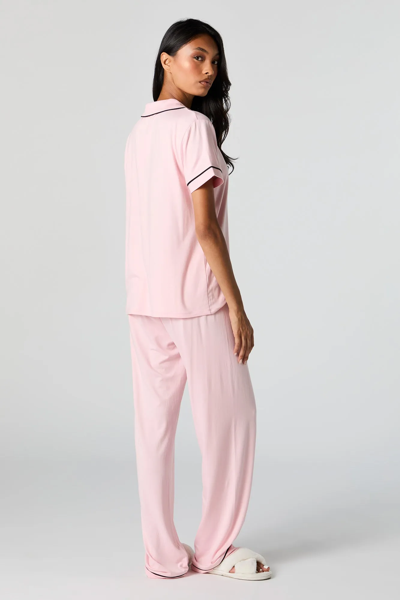 Ensemble pyjama avec haut boutonné et pantalons sold by Urban Planet product image thumbnail 4