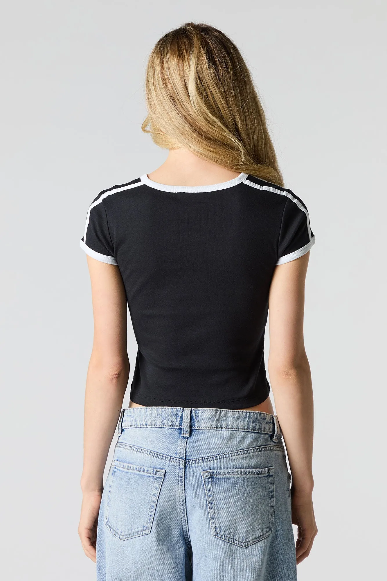 Petit t-shirt à ourlet contrastant et imprimé sold by Urban Planet product image thumbnail 2