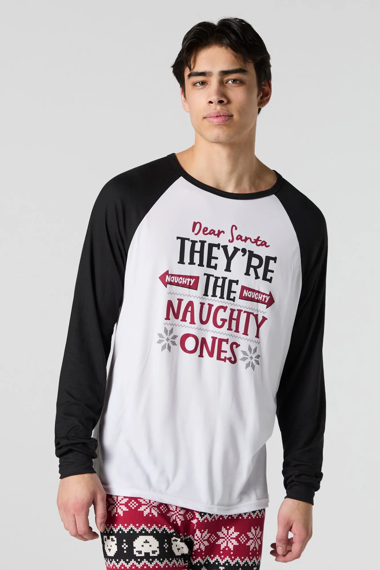 Ensemble deux pièces Pyjama de la famille à imprimé Naughty or Nice pour hommes sold by Urban Planet product image thumbnail 2