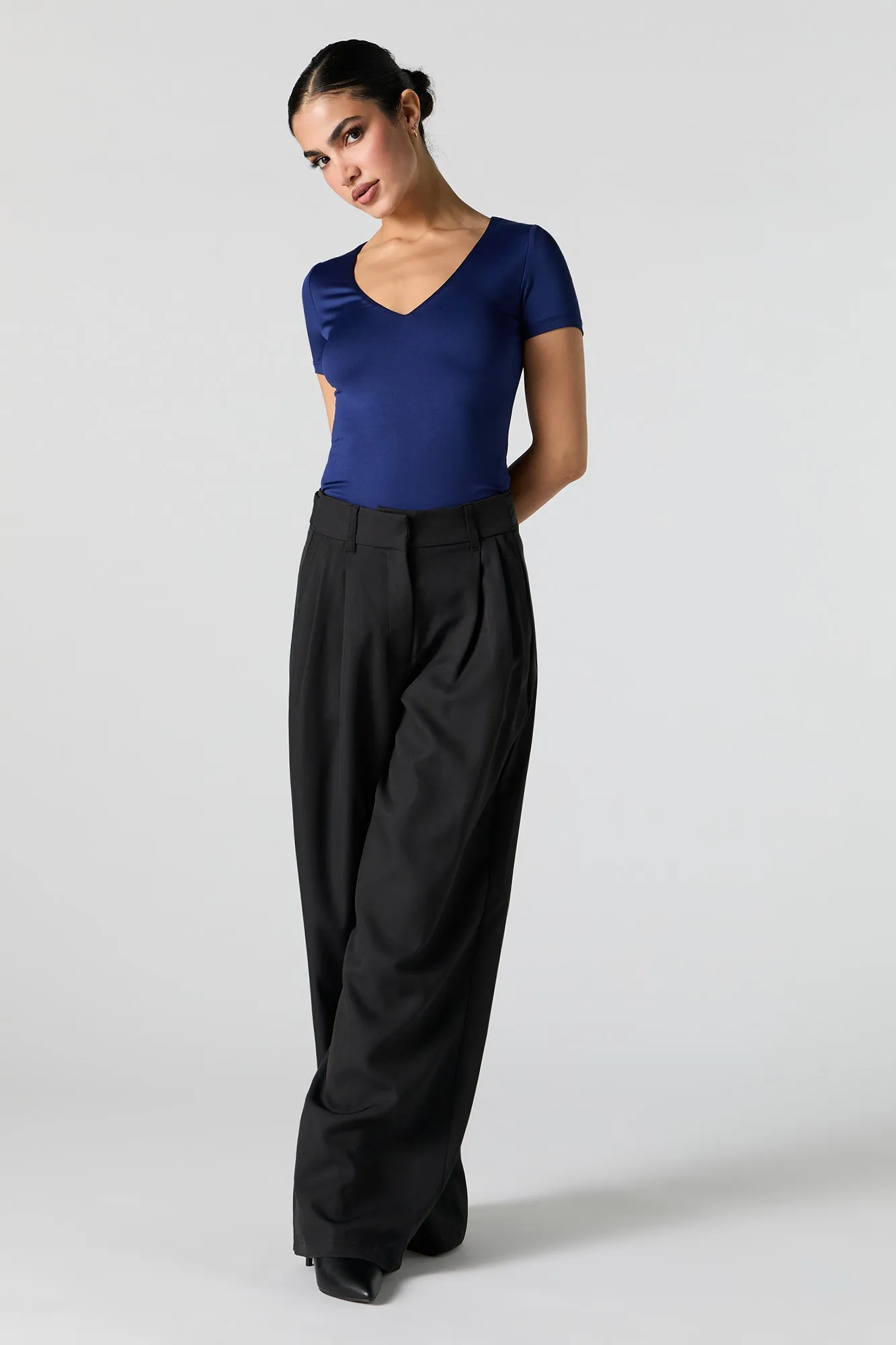 Maillot Contour à manche courte et col en V sold by Urban Planet product image thumbnail 3