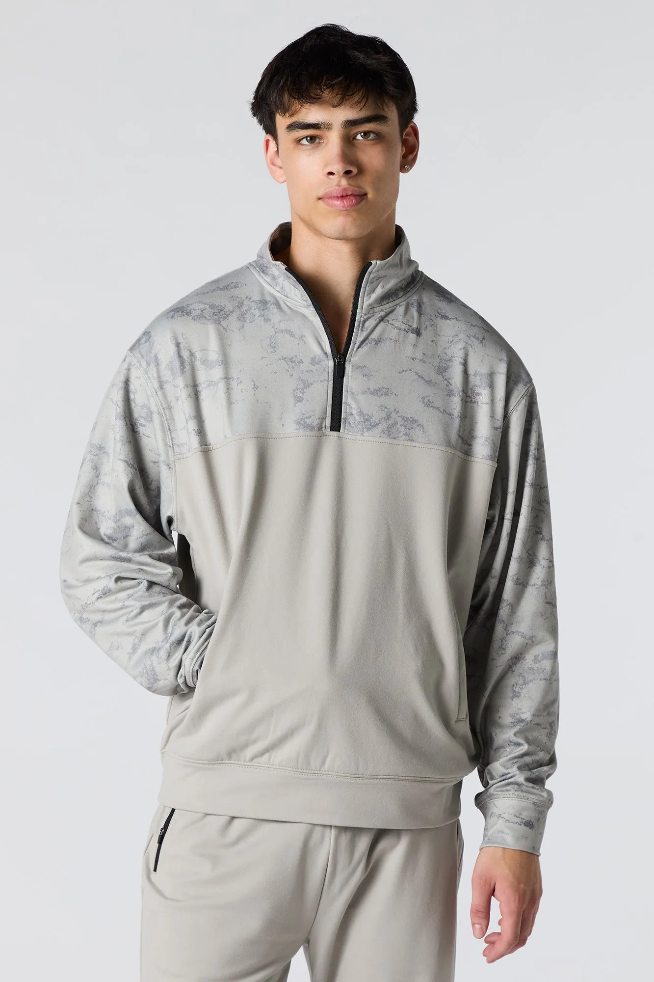 Chandail Active délavé à l'acide avec quart de fermeture à glissière sold by Urban Planet