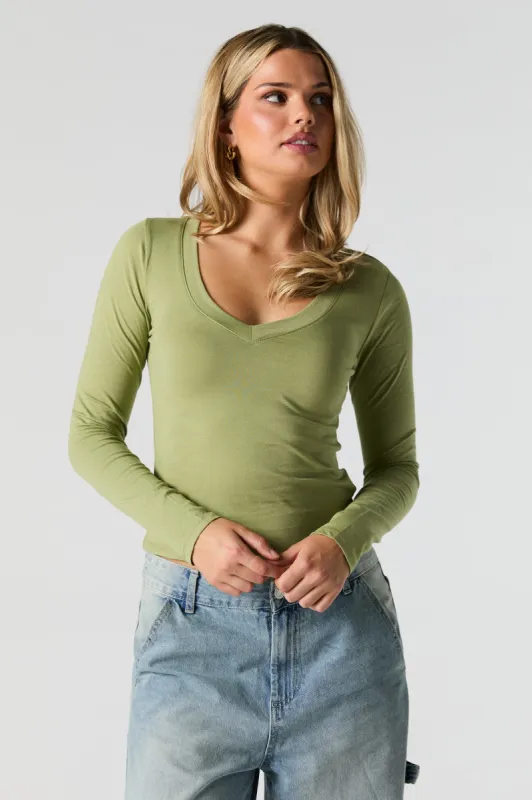 Haut à manches longues à encolure en V de tous les jours sold by Urban Planet