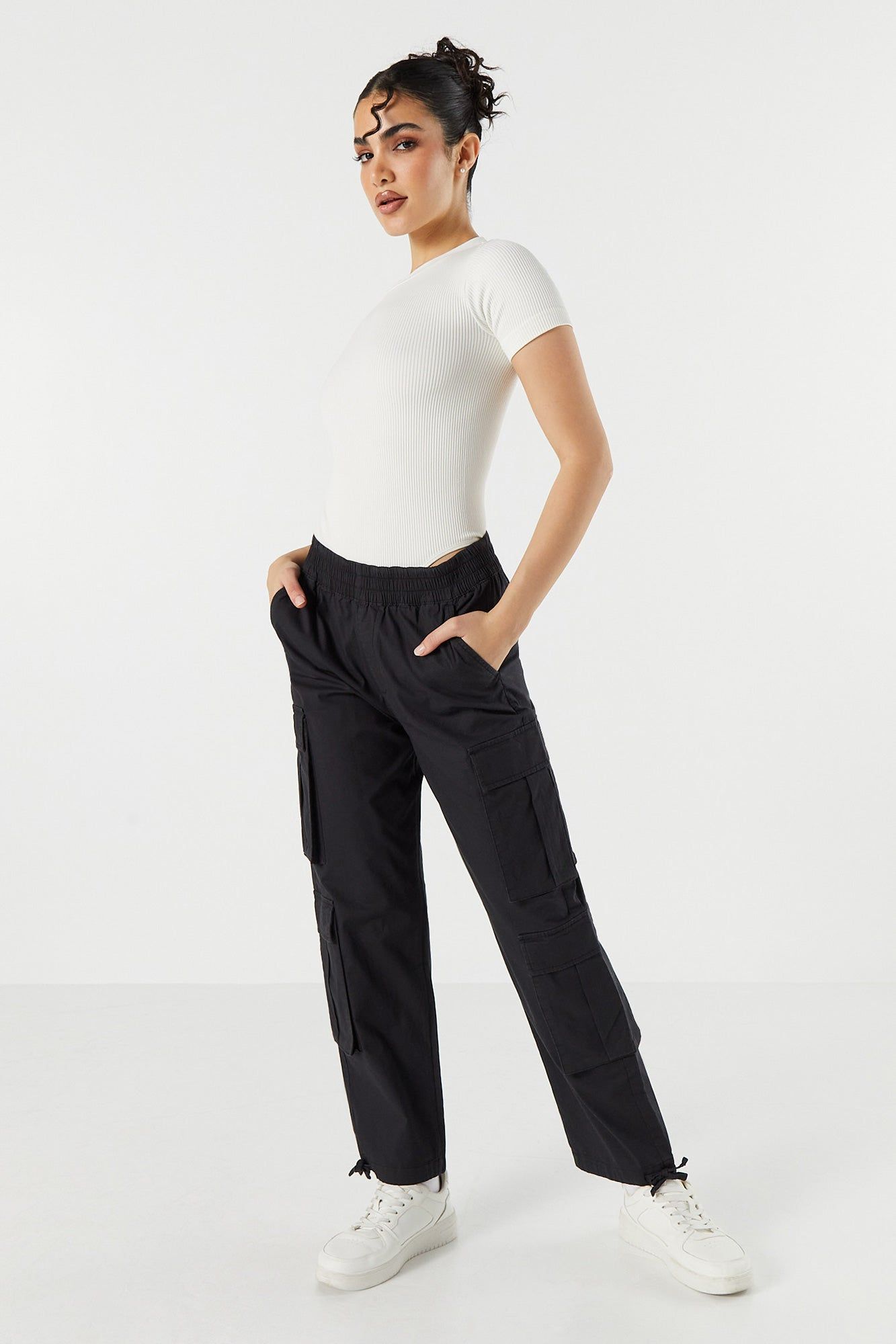 Pantalon de jogging cargo mi-taille sold by Urban Planet product image thumbnail 4