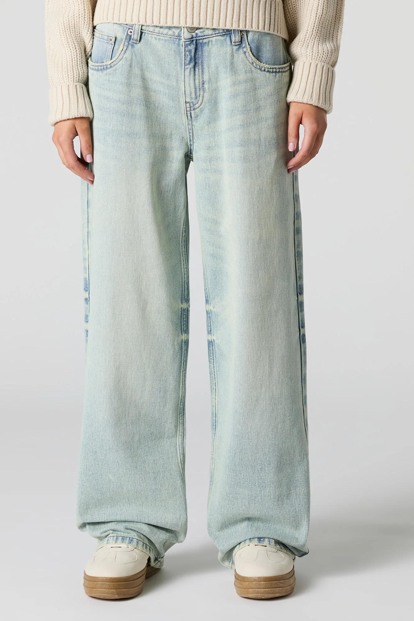 Jean de planchiste taille basse délavé pâle vintage sold by Urban Planet product image thumbnail 2