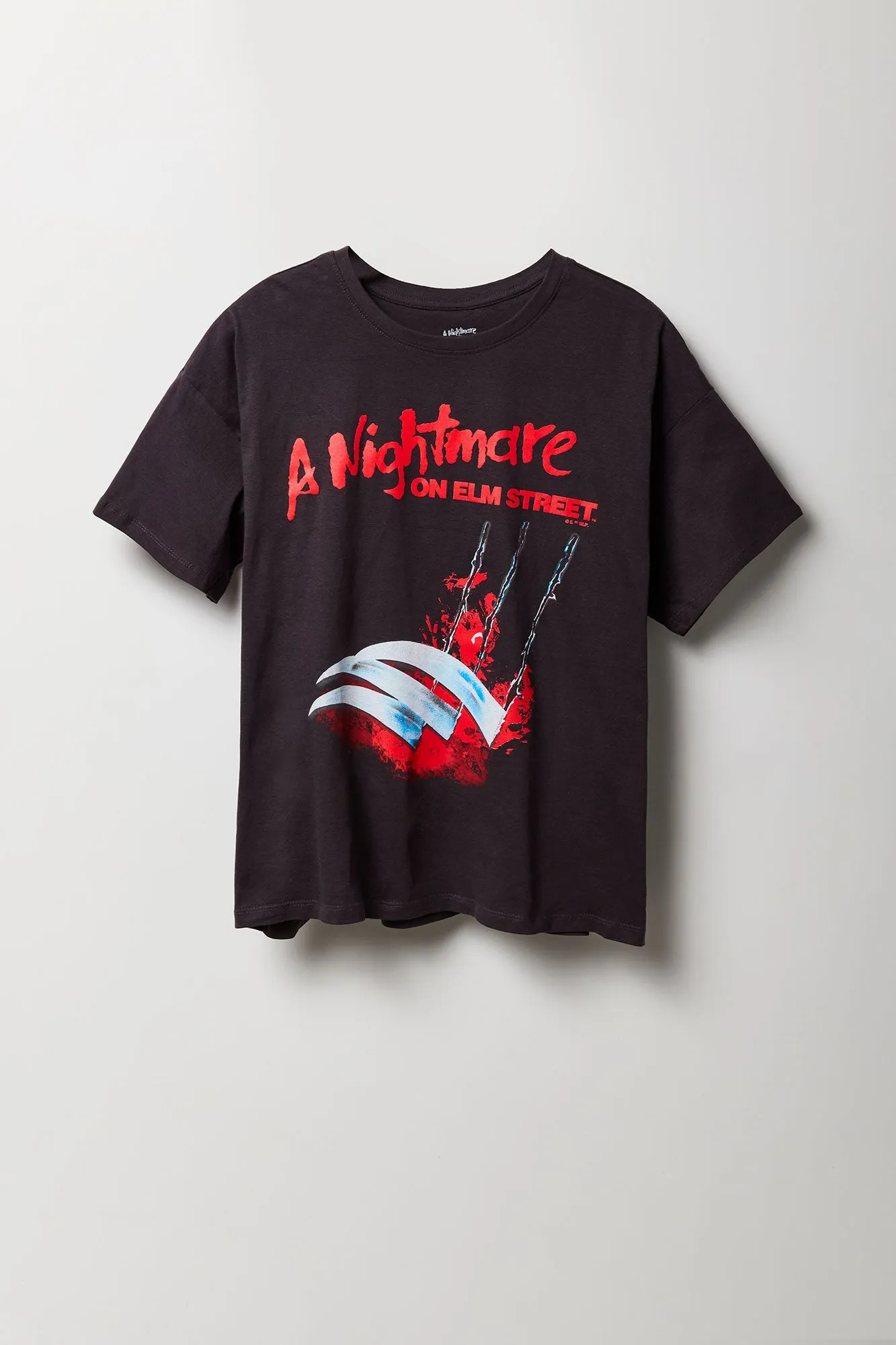T-shirt de coupe garçonne à imprimé A Nightmare on Elm Street sold by Urban Planet product image thumbnail 4