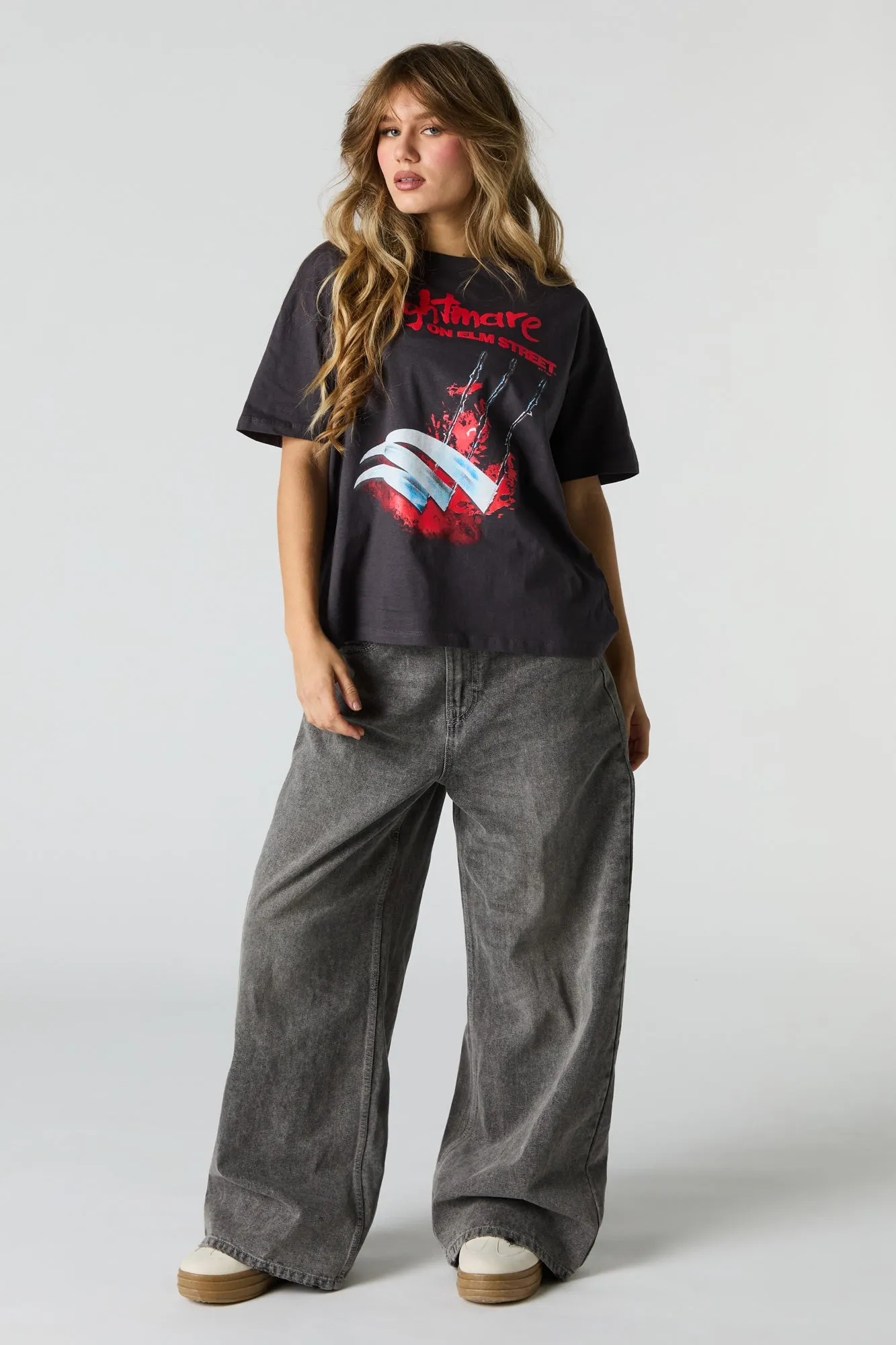 T-shirt de coupe garçonne à imprimé A Nightmare on Elm Street sold by Urban Planet product image thumbnail 3