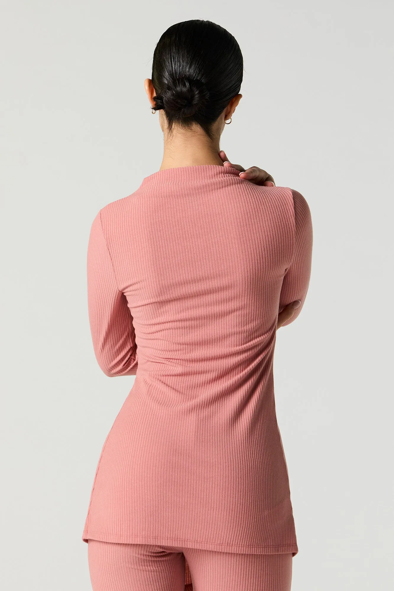 Haut côtelé asymétrique à manche longue avec fente sold by Urban Planet product image thumbnail 2