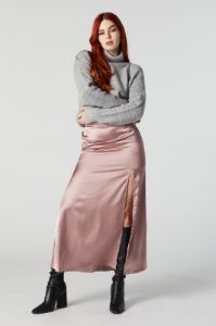 Jupe midi en satin avec fente sold by Urban Planet