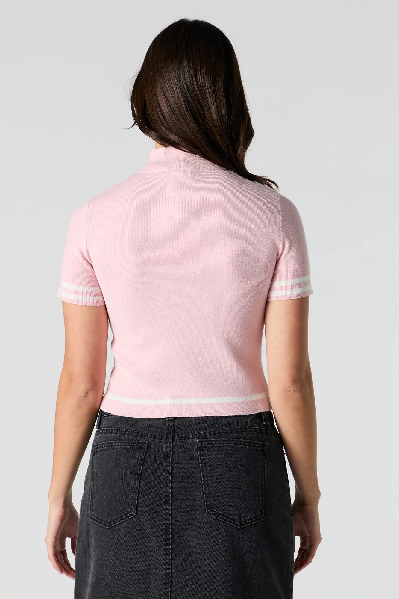 Chandail à manches courtes avec rayures contrastantes et col cheminée sold by Urban Planet product image thumbnail 2