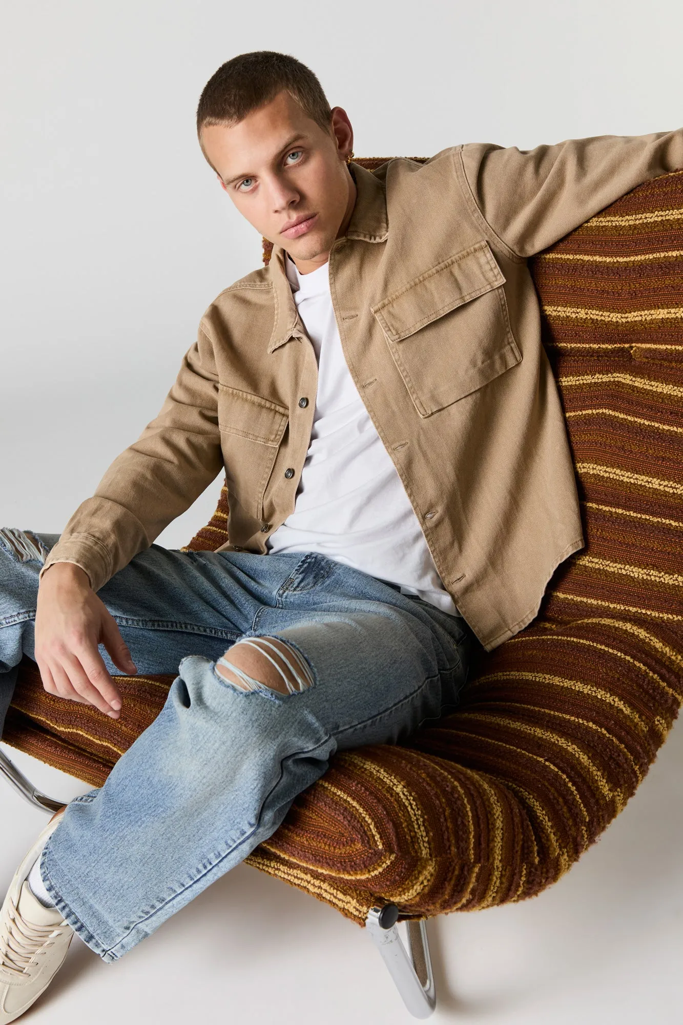 Haut boutonné en denim délavé avec col sold by Urban Planet