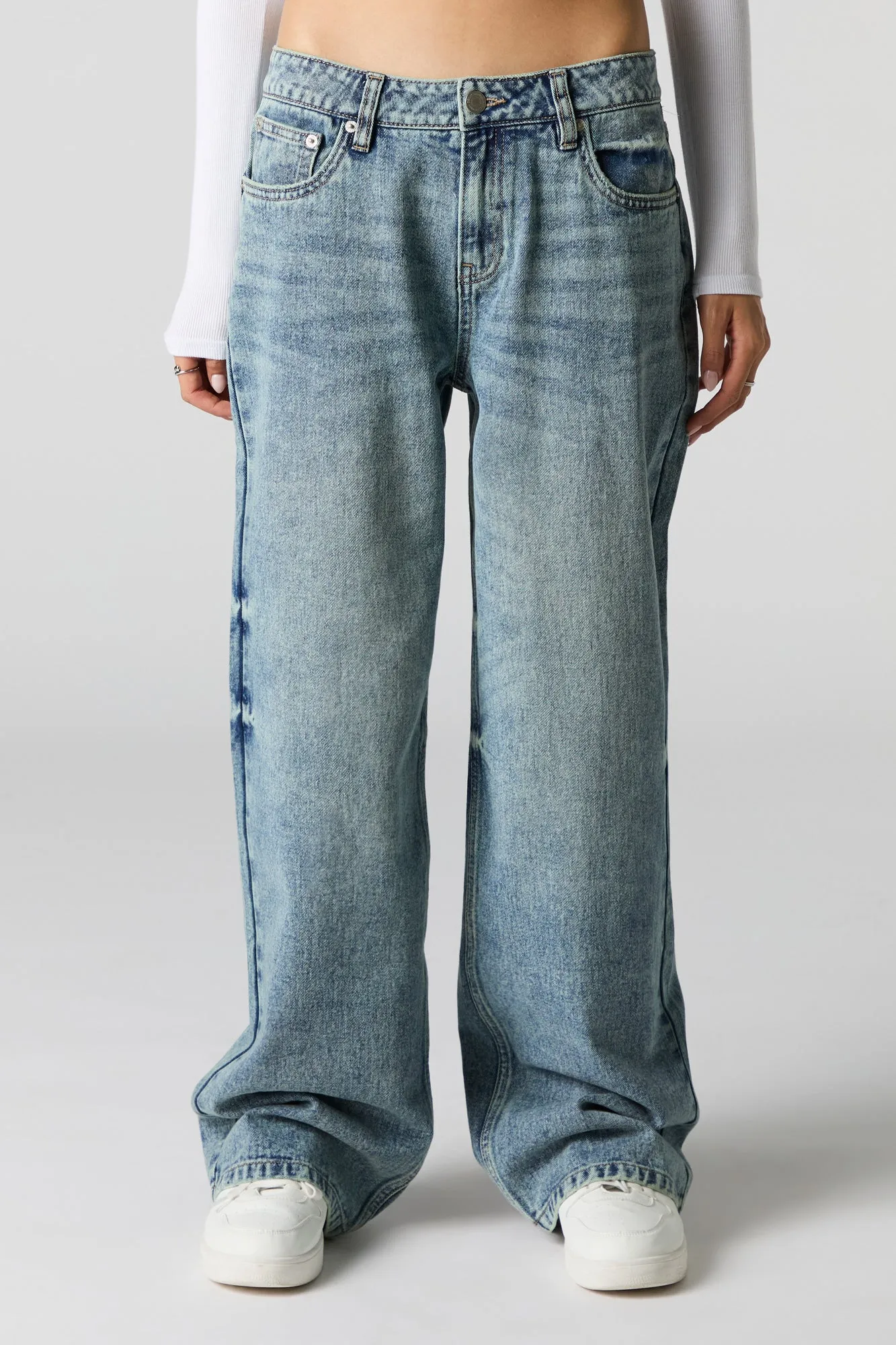 Jean de planchiste délavé foncé à taille basse sold by Urban Planet product image thumbnail 2