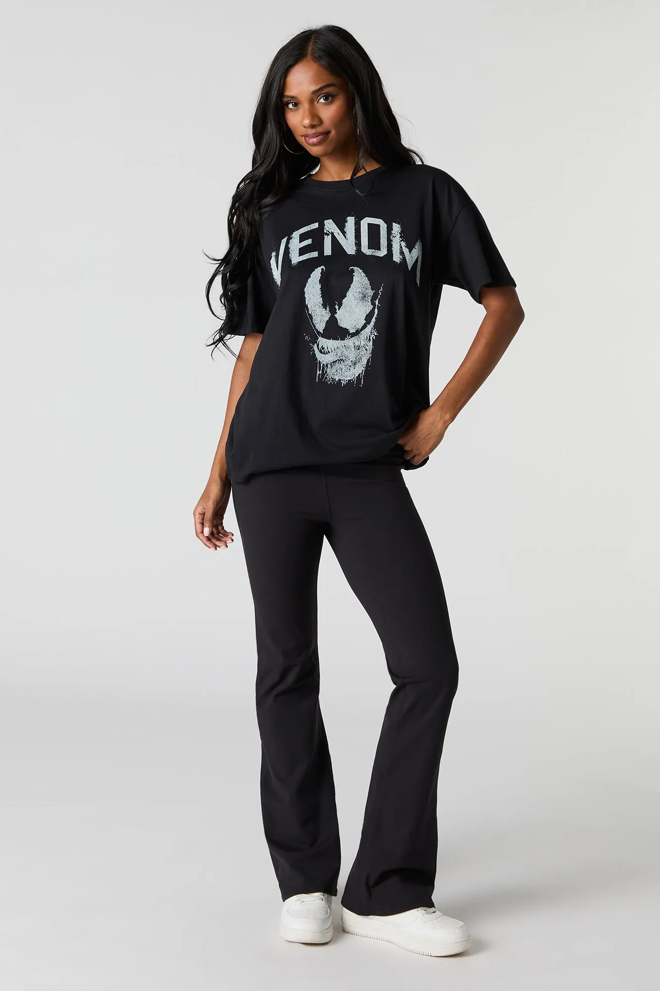 T-shirt de coupe garçonne à imprimé Venom sold by Urban Planet product image thumbnail 3