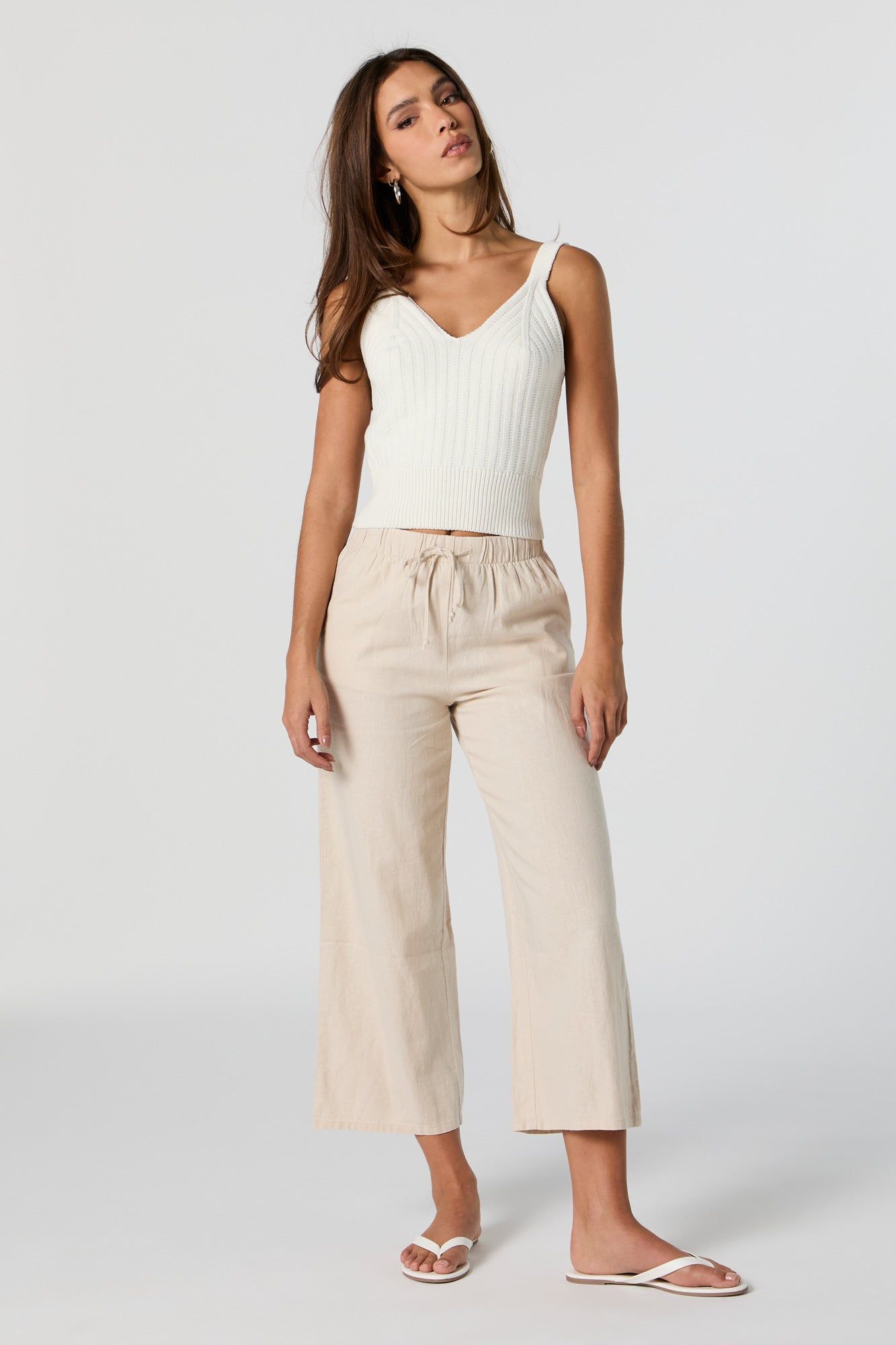 Pantalon court en lin sold by Urban Planet