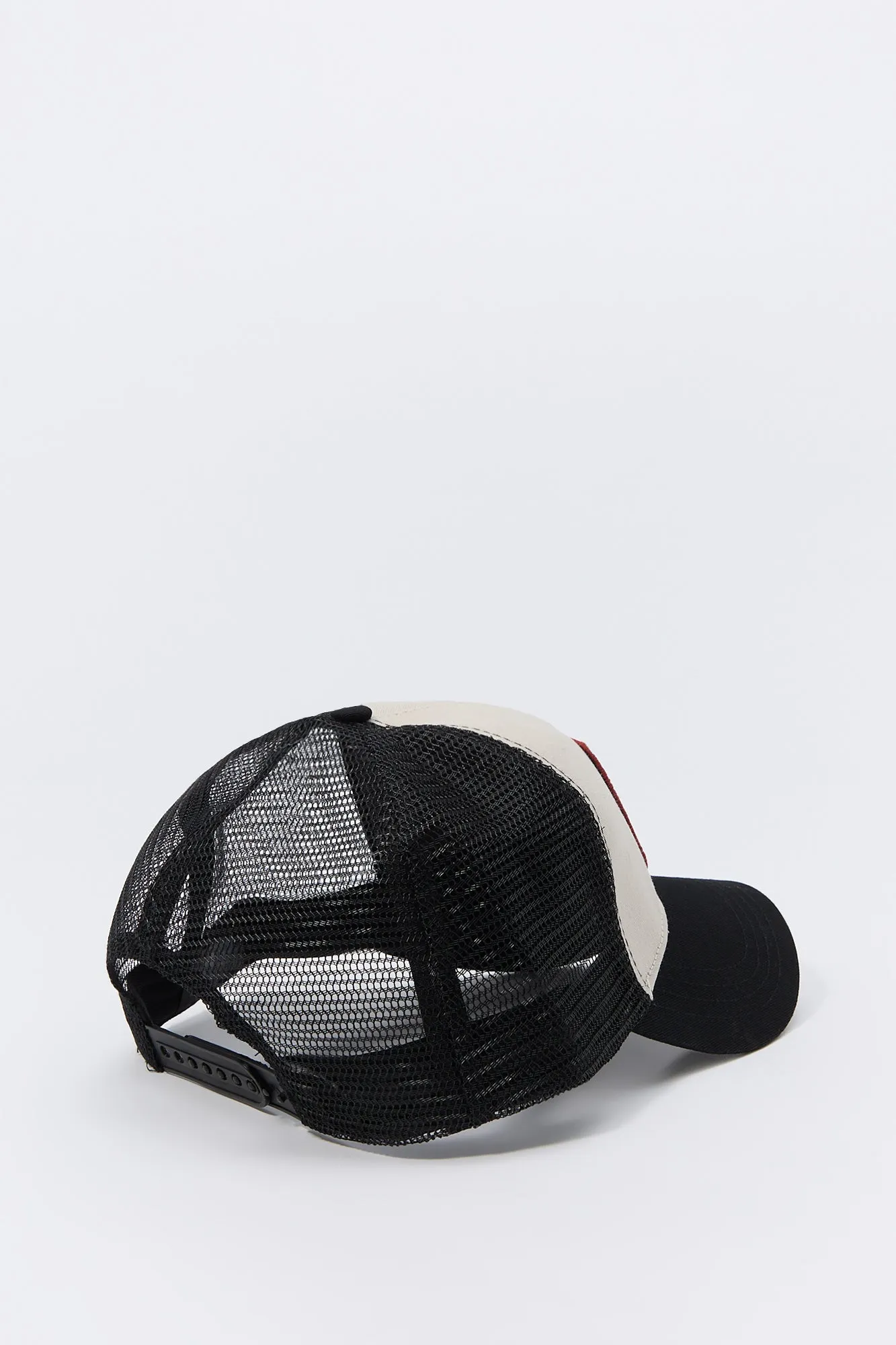 Casquette de camionneur avec écusson d'animal sold by Urban Planet product image thumbnail 3