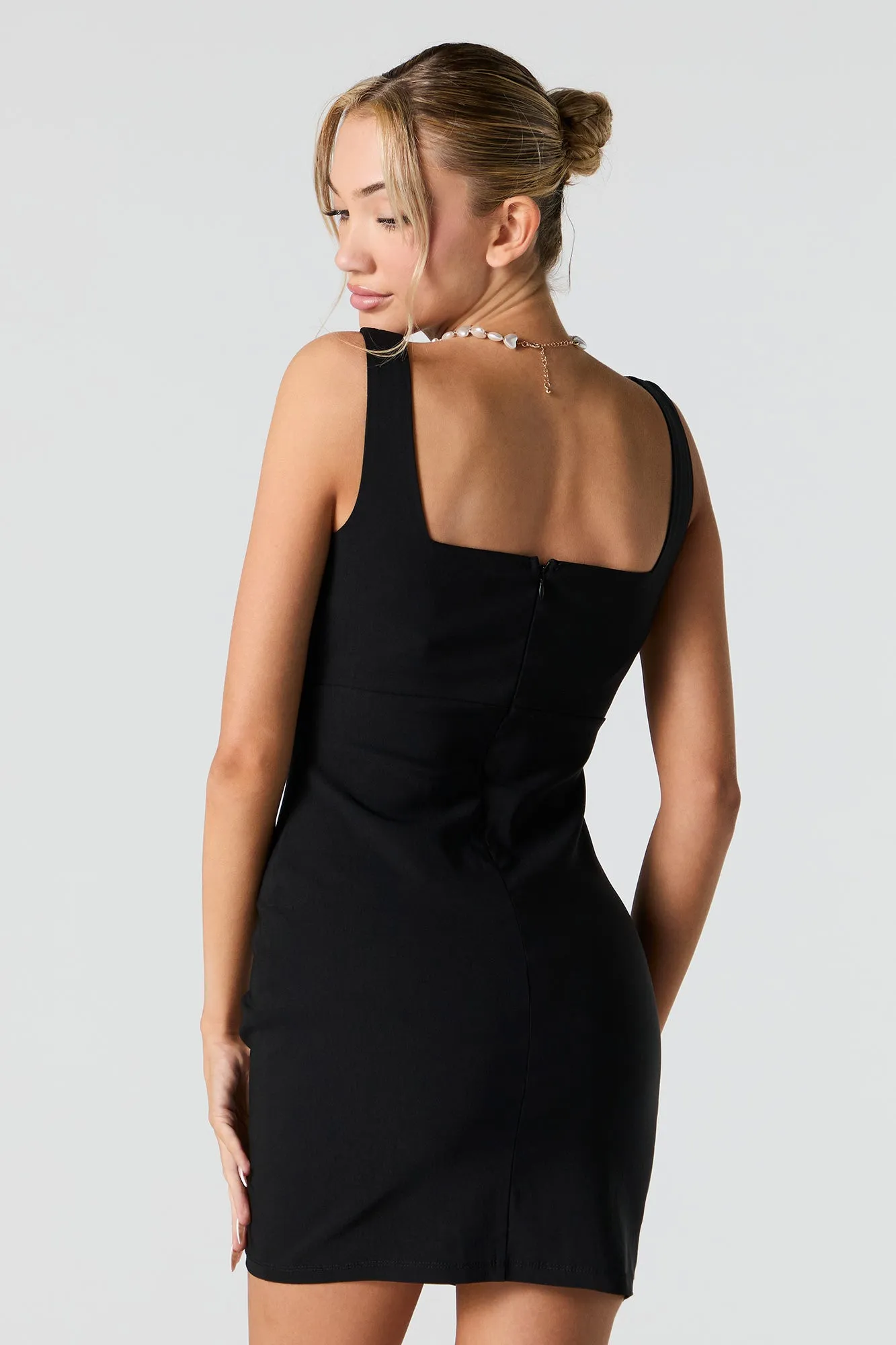 Minirobe à encolure carrée avec liséré sold by Urban Planet product image thumbnail 2