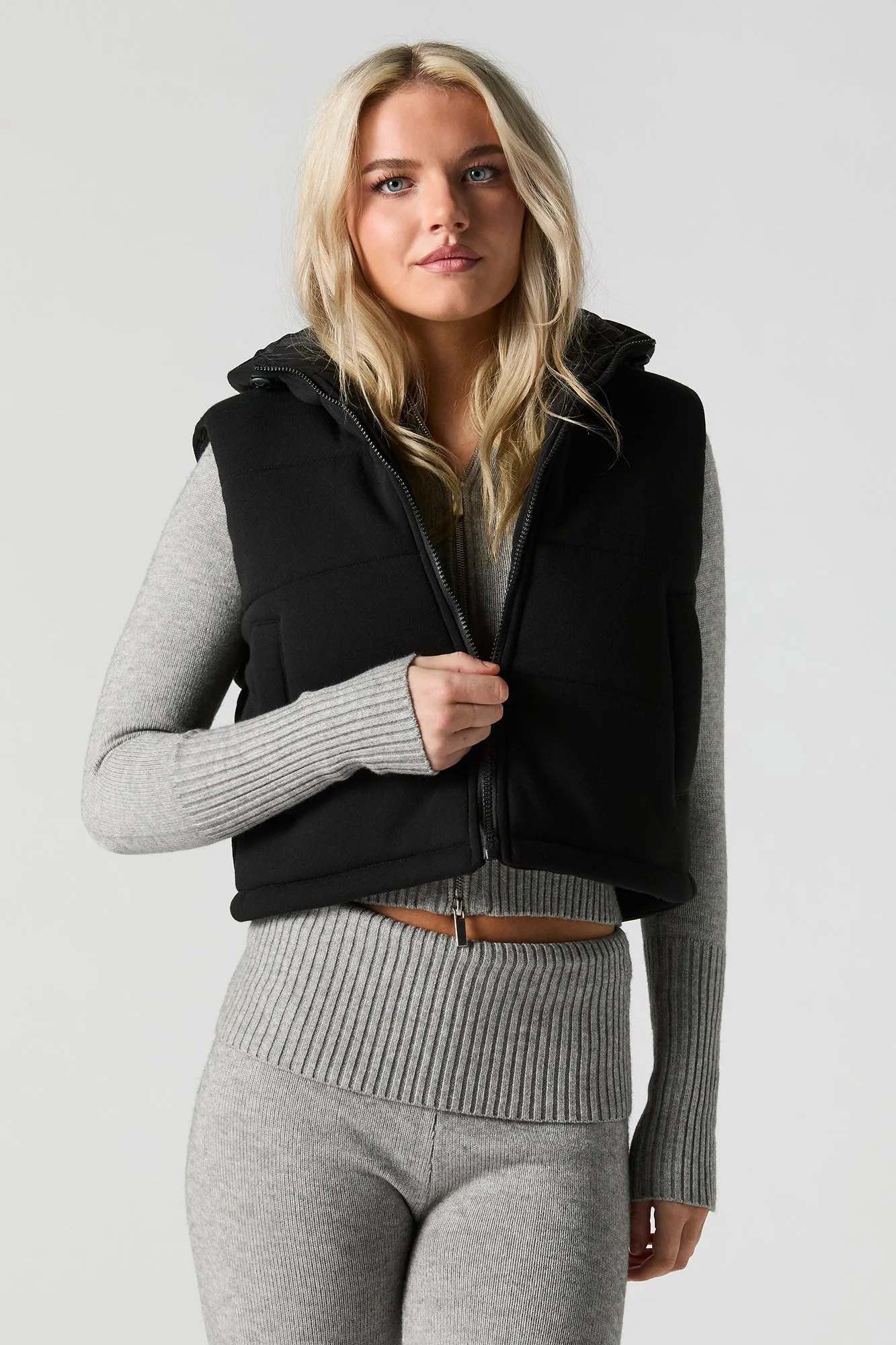 Gilet bouffant à capuchon en laine polaire sold by Urban Planet product image thumbnail 4