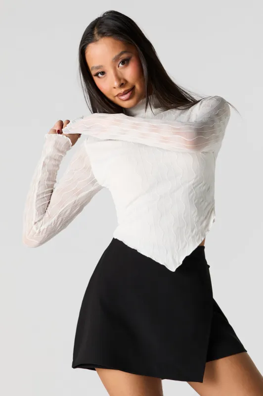 Haut texturé avec col châle et ourlet en V sold by Urban Planet