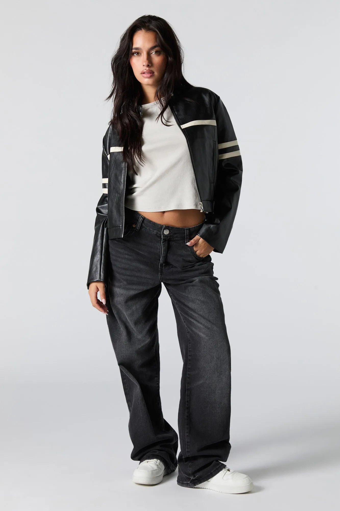 Blouson de style moto en similicuir avec rayures contrastantes sold by Urban Planet product image thumbnail 3