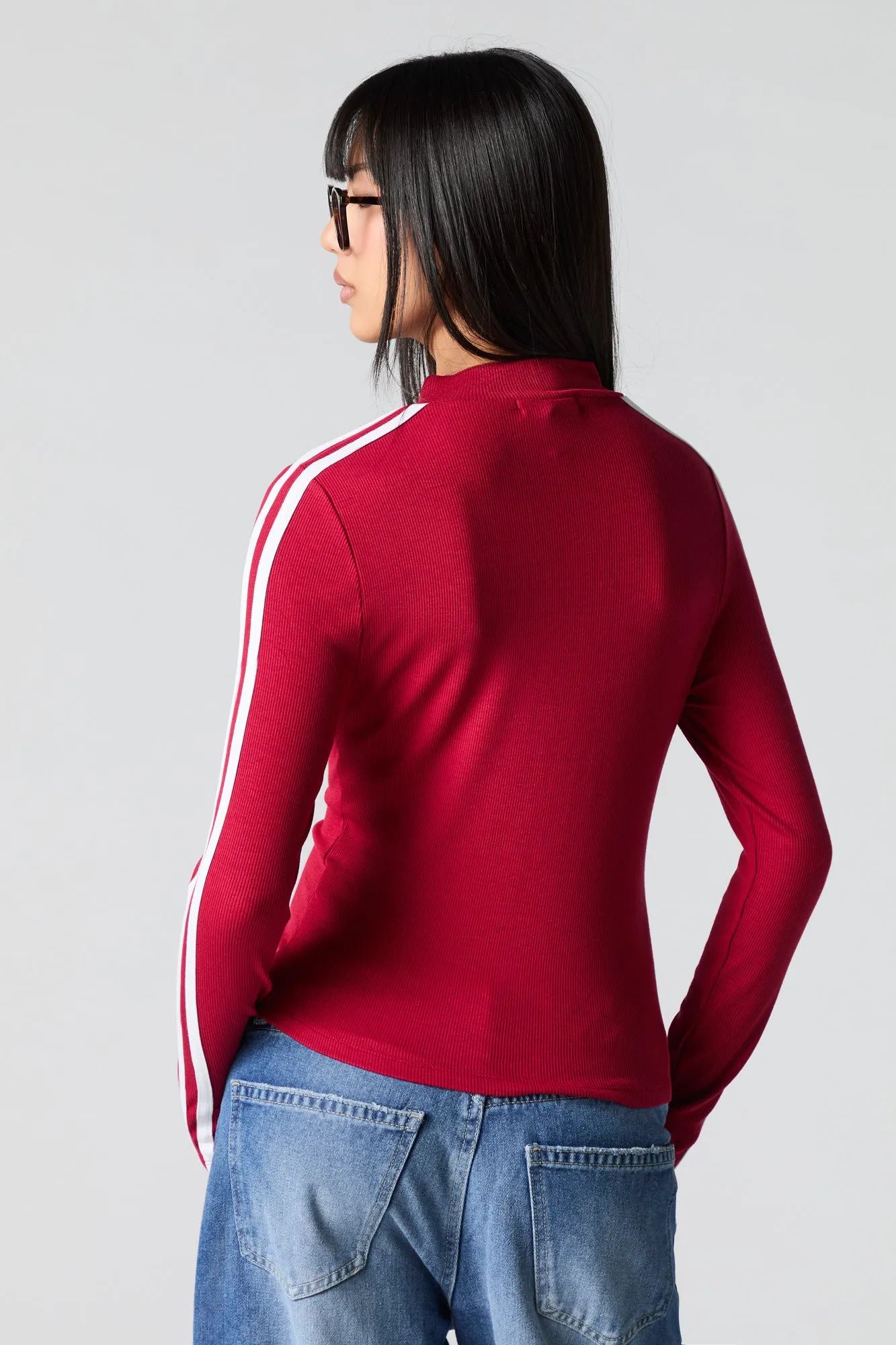 Haut sport côtelé avec motif brodé et fermeture à glissière sold by Urban Planet product image thumbnail 2