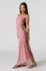 Robe maxi asymétrique en dentelle fleurie avec épaules dénudées sold by Urban Planet
