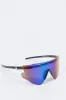 Lunettes de soleil sport sold by Urban Planet