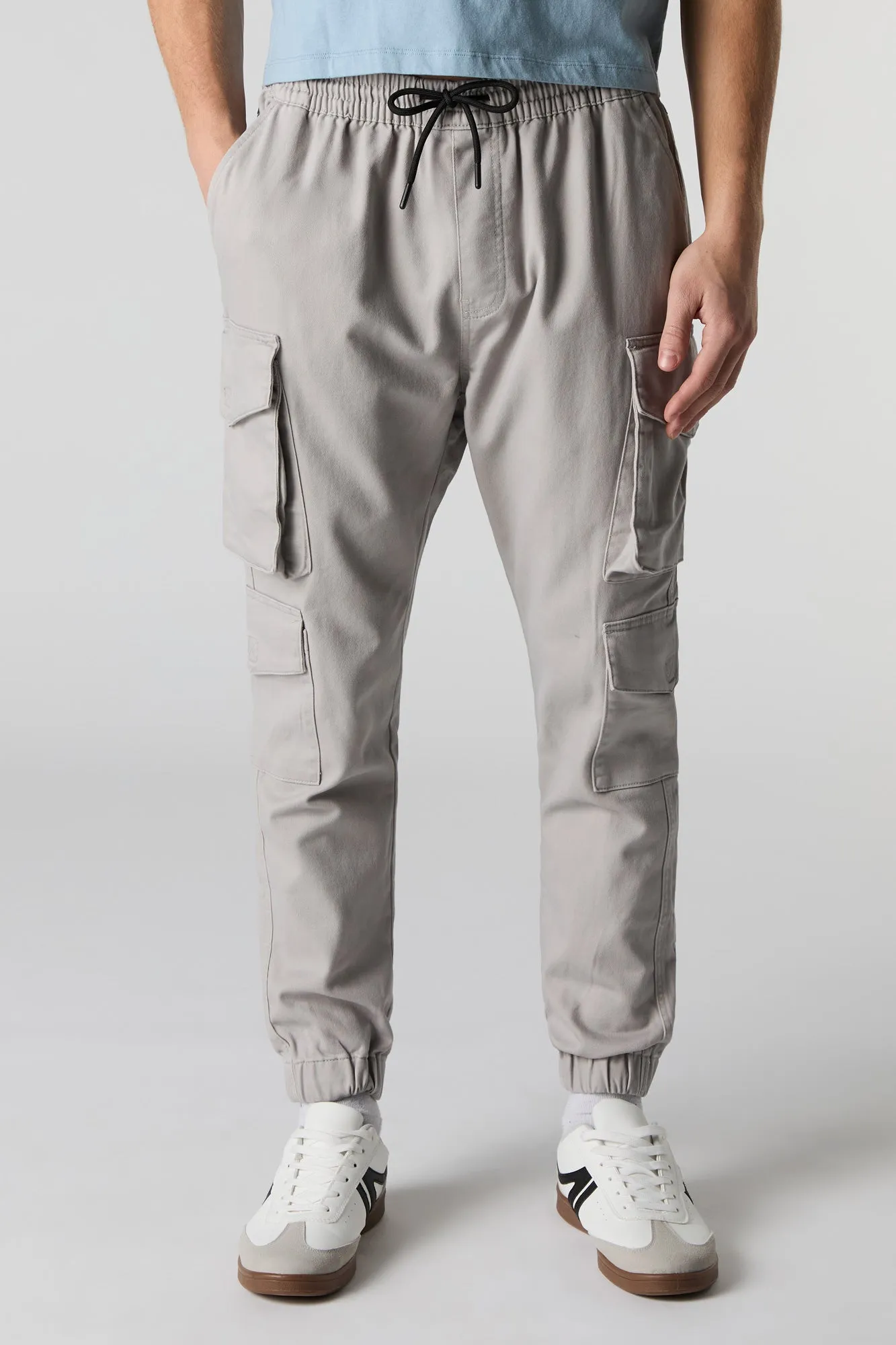 Jogger cargo en tricot doux sold by Urban Planet