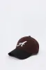 Casquette de baseball deux-tons avec motif brodé City sold by Urban Planet