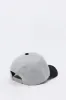 Casquette de baseball deux-tons avec motif brodé City sold by Urban Planet
