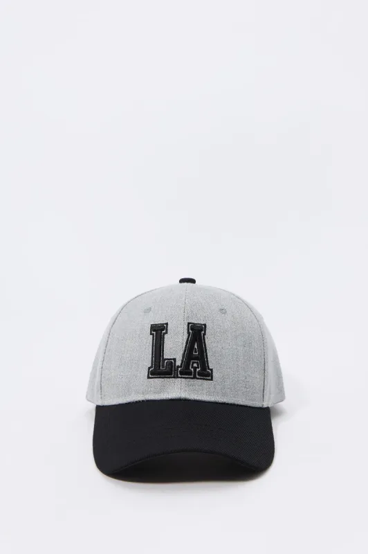 Casquette de baseball deux-tons avec motif brodé City sold by Urban Planet