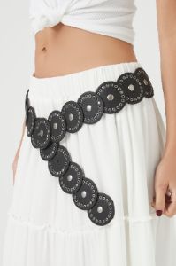 Ceinture en similicuir sold by Urban Planet