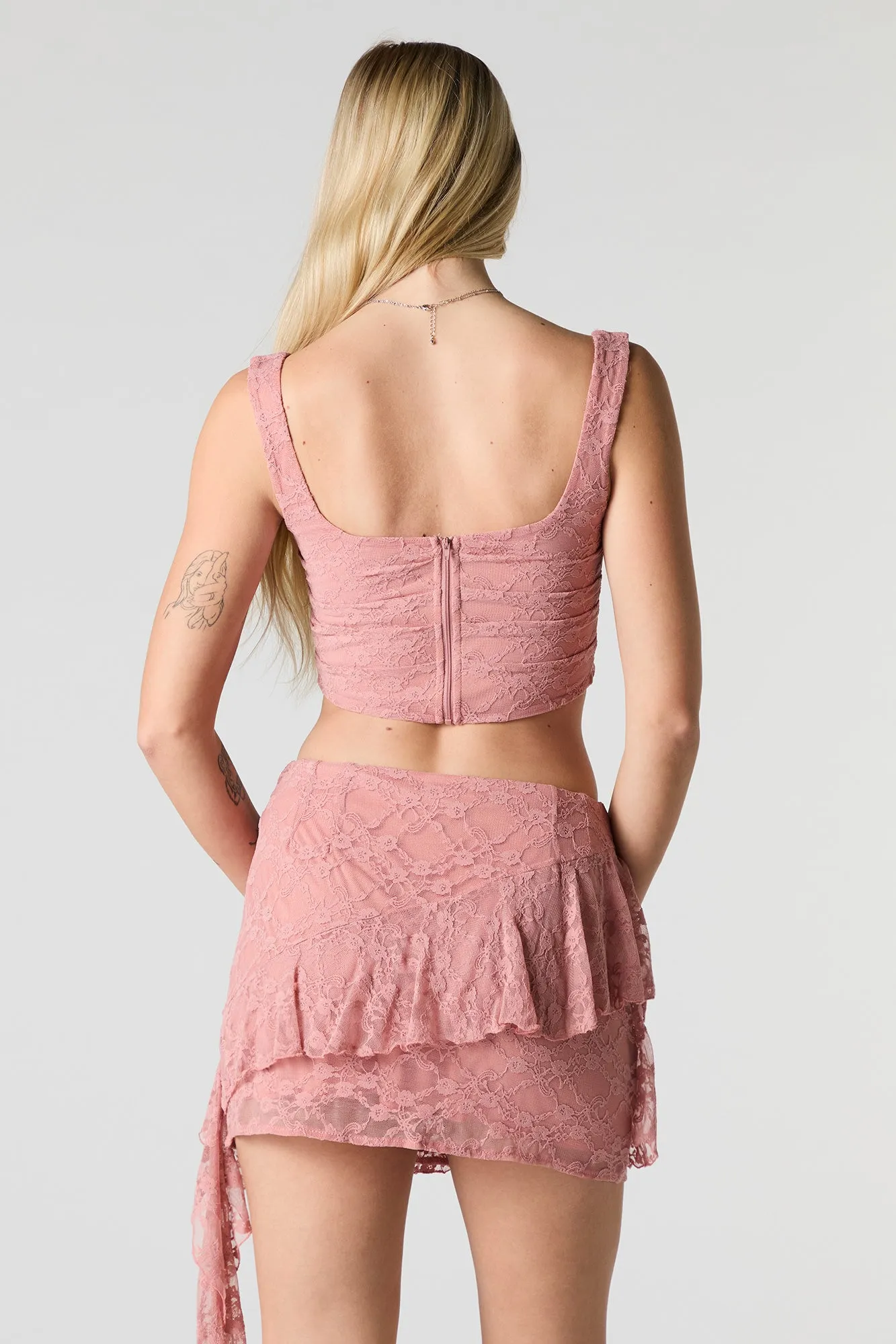 Minijupe asymétrique à volant de dentelle florale sold by Urban Planet product image thumbnail 2