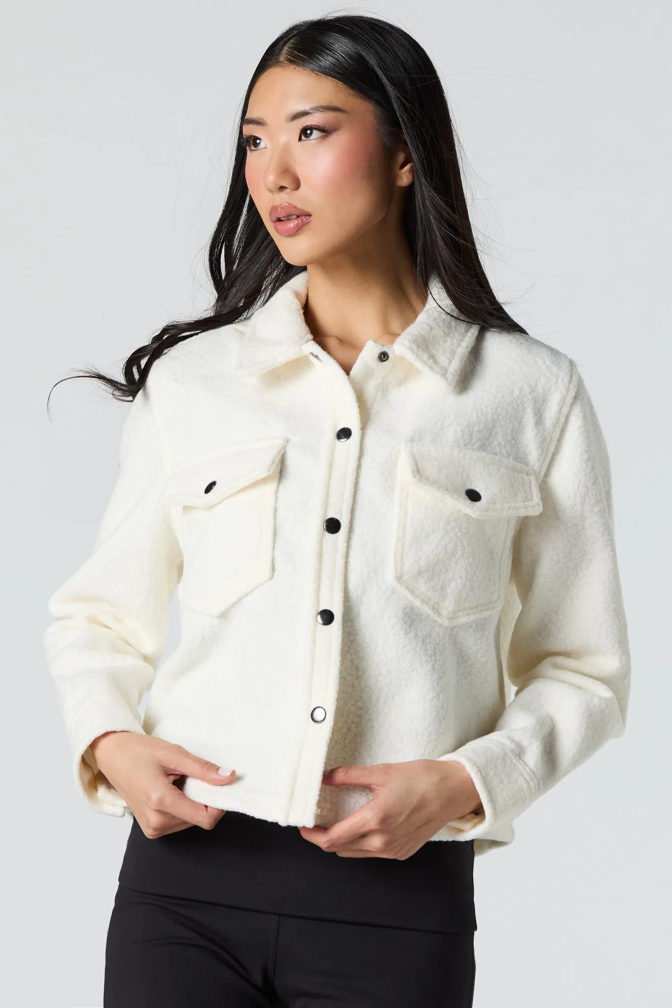 Surchemise courte en laine sold by Urban Planet