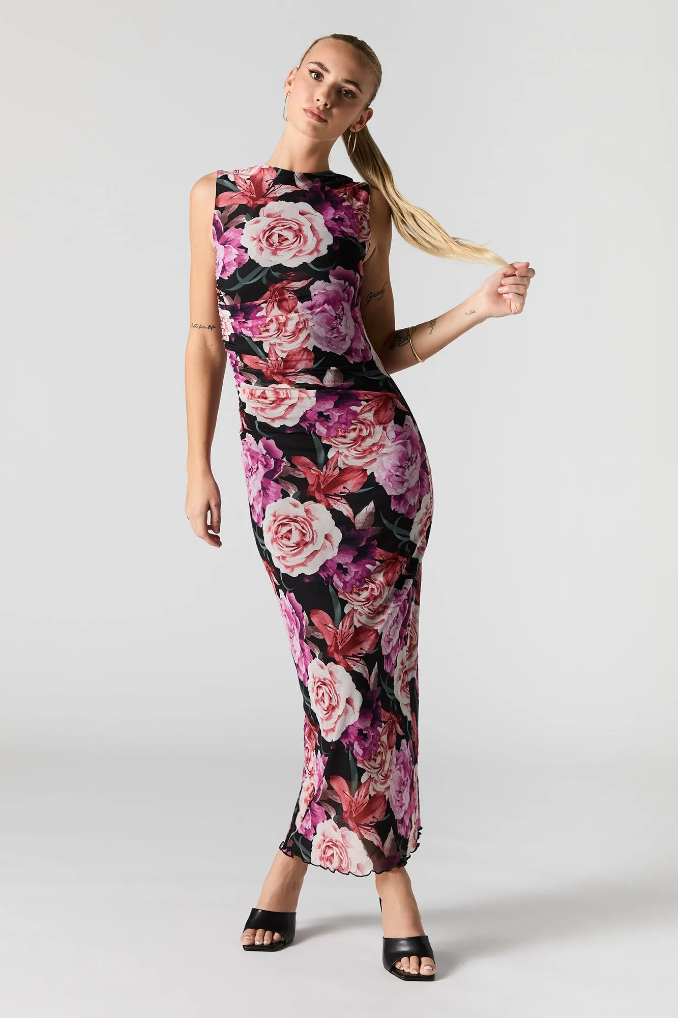 Robe maxi sans manches en filet imprimé avec col montant sold by Urban Planet product image thumbnail 5