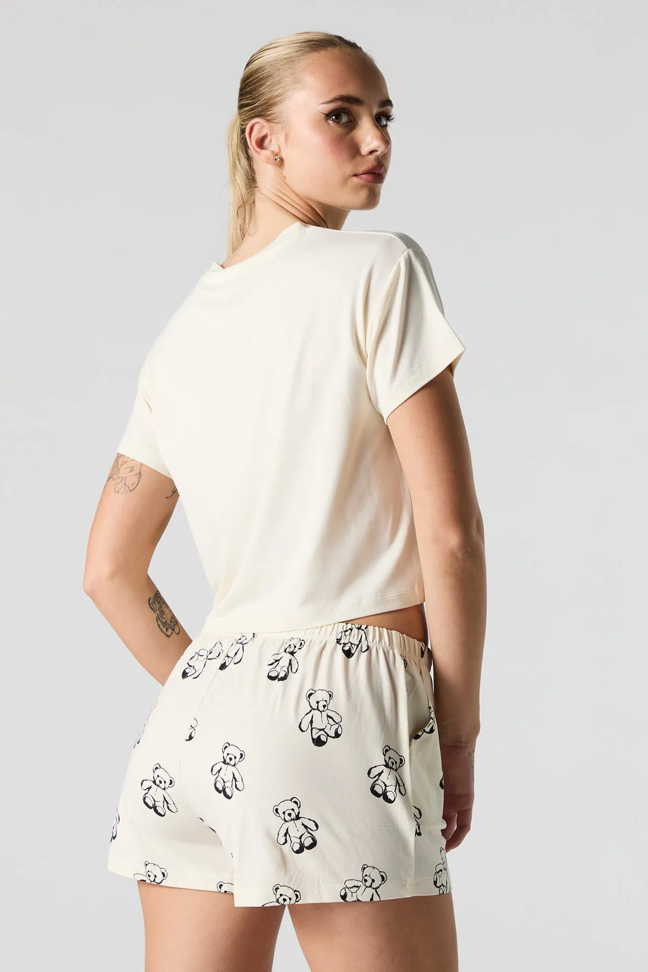 Ensemble pyjama avec t-shirt imprimé doux et short imprimé sold by Urban Planet product image thumbnail 5