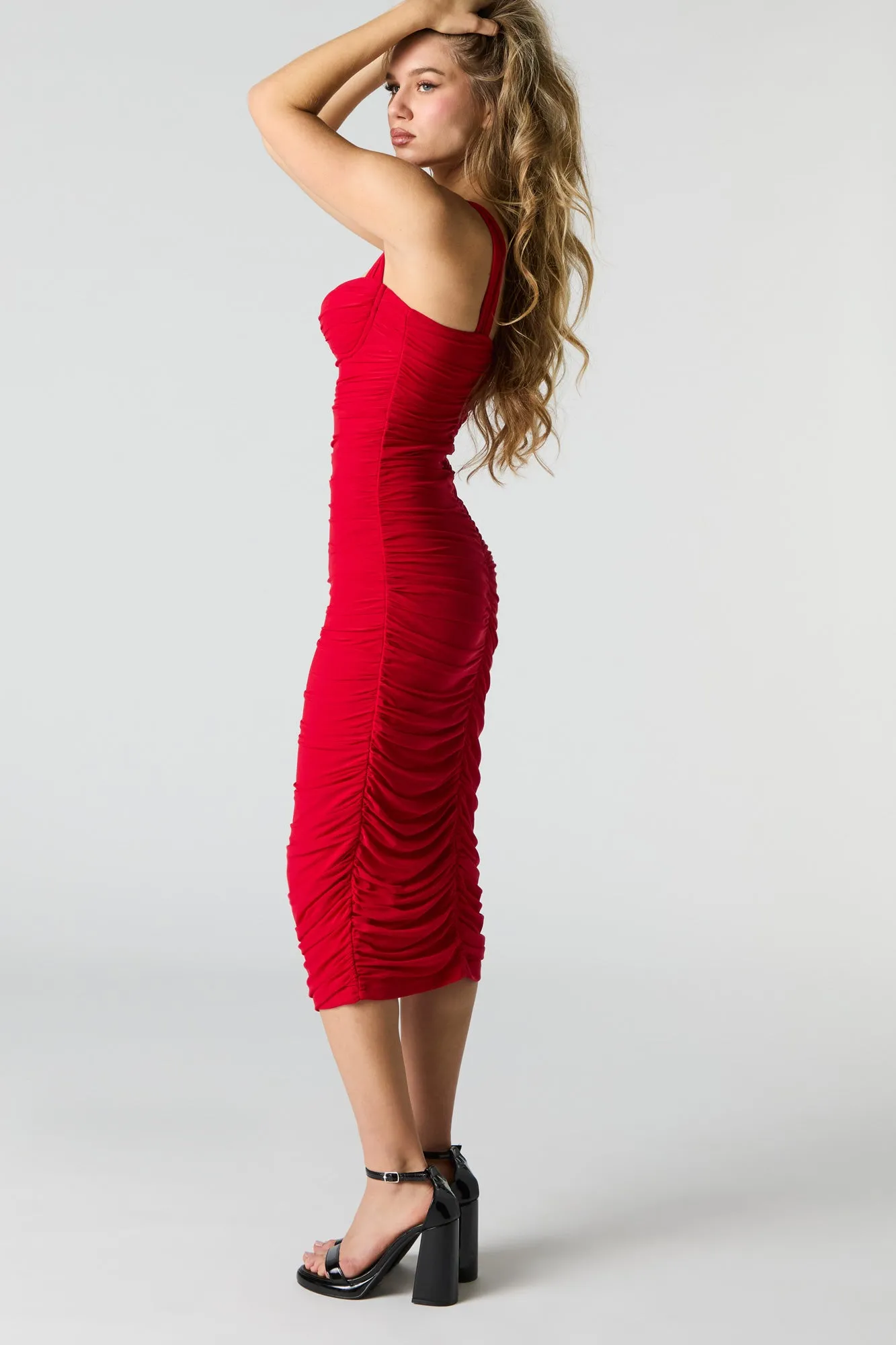 Robe bustier midi ruchée en filet sold by Urban Planet product image thumbnail 2