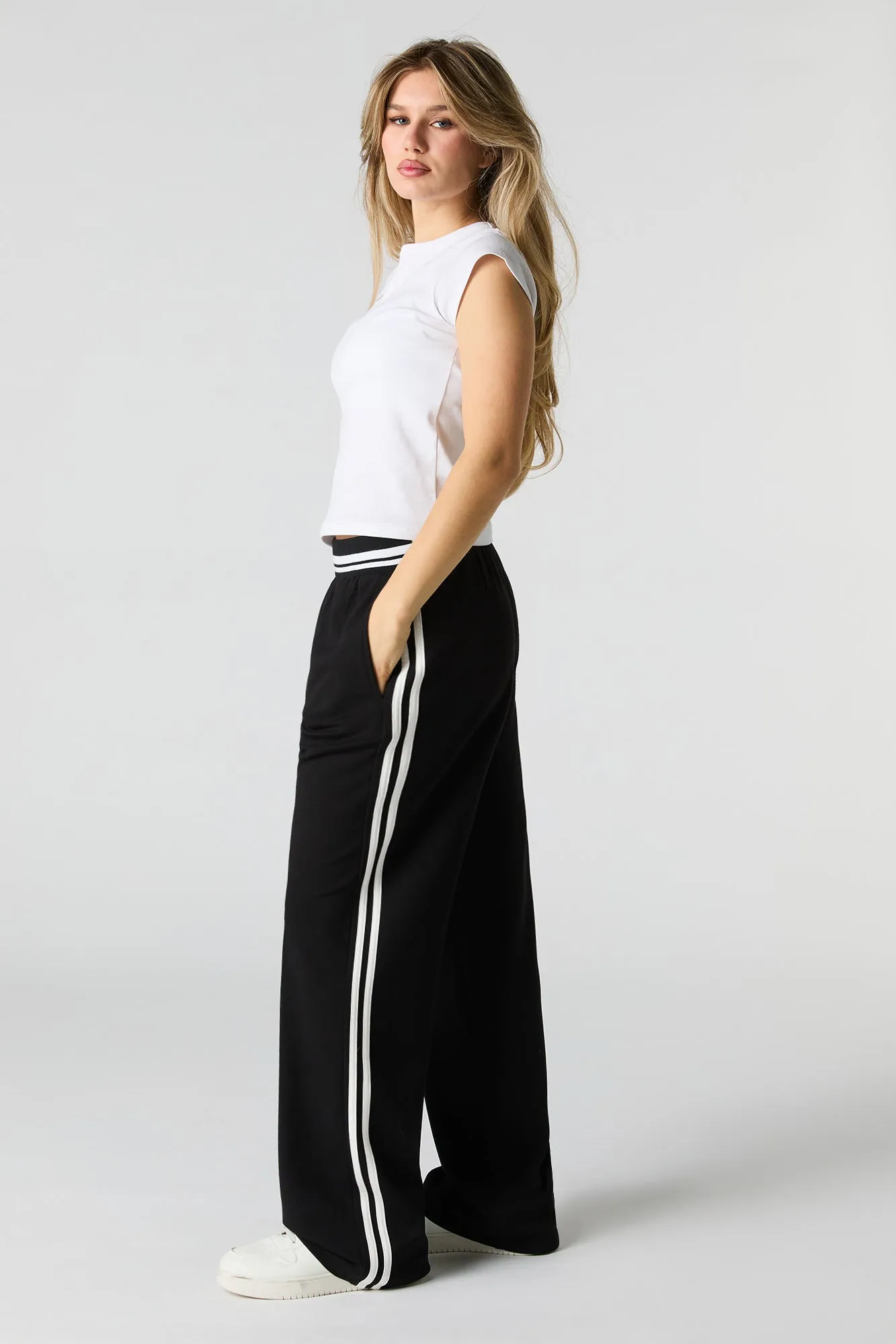 Active Contrast Wide Leg Sweatpant sold by Urban Planet