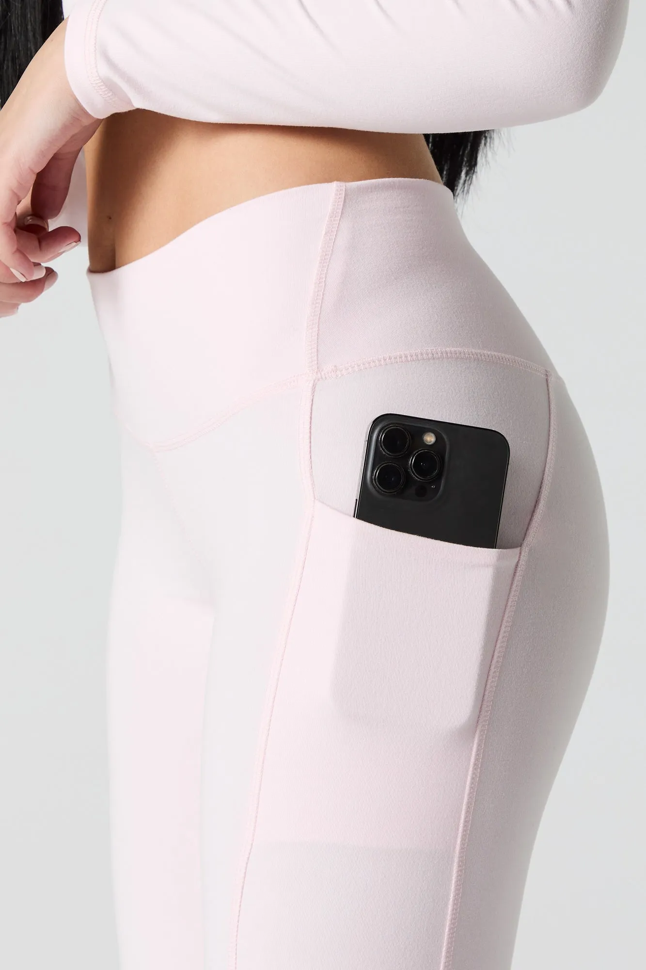 Legging évasé avec poche latérale Active sold by Urban Planet product image thumbnail 4