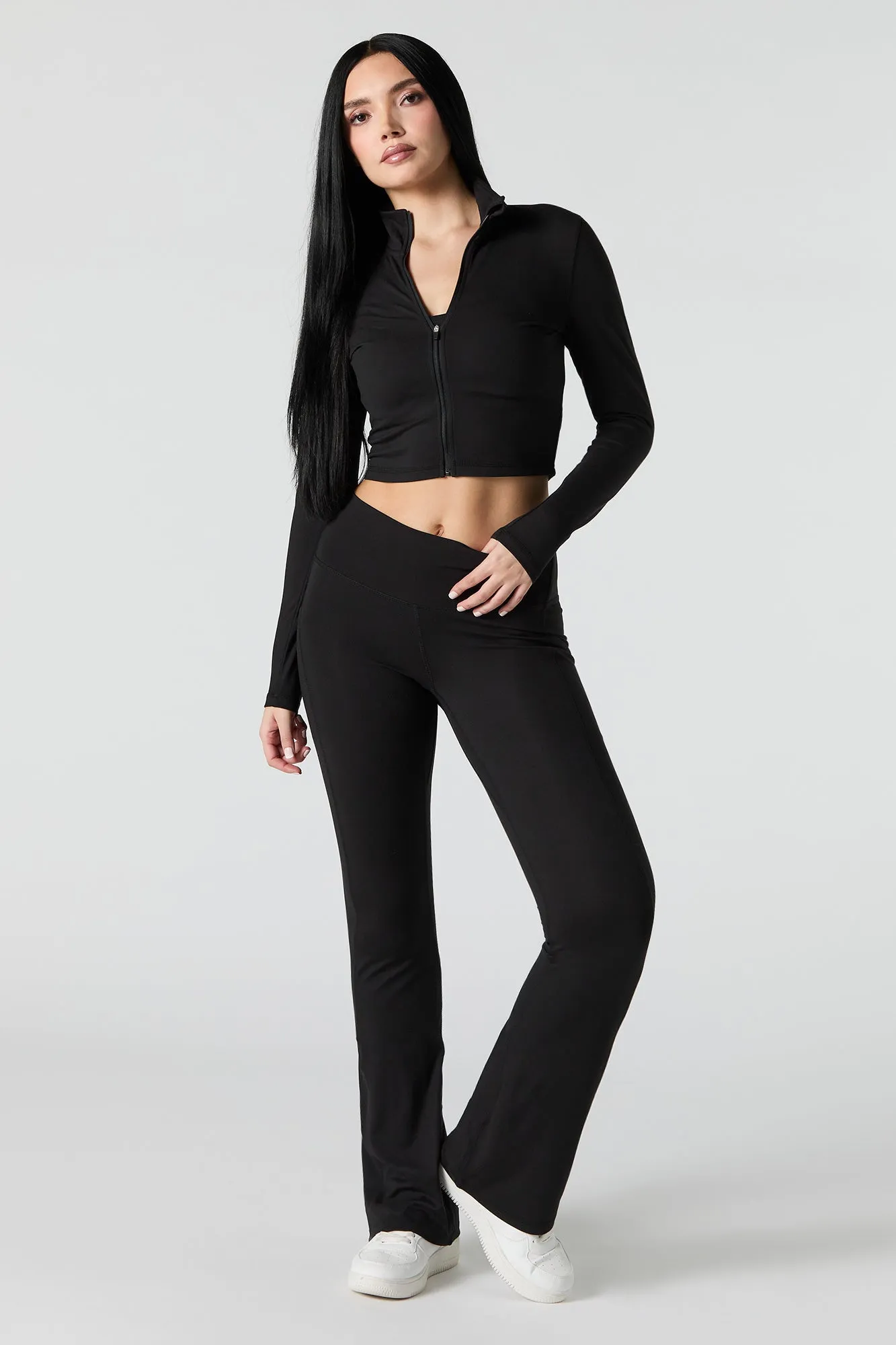 Legging évasé avec poche latérale Active sold by Urban Planet product image thumbnail 5