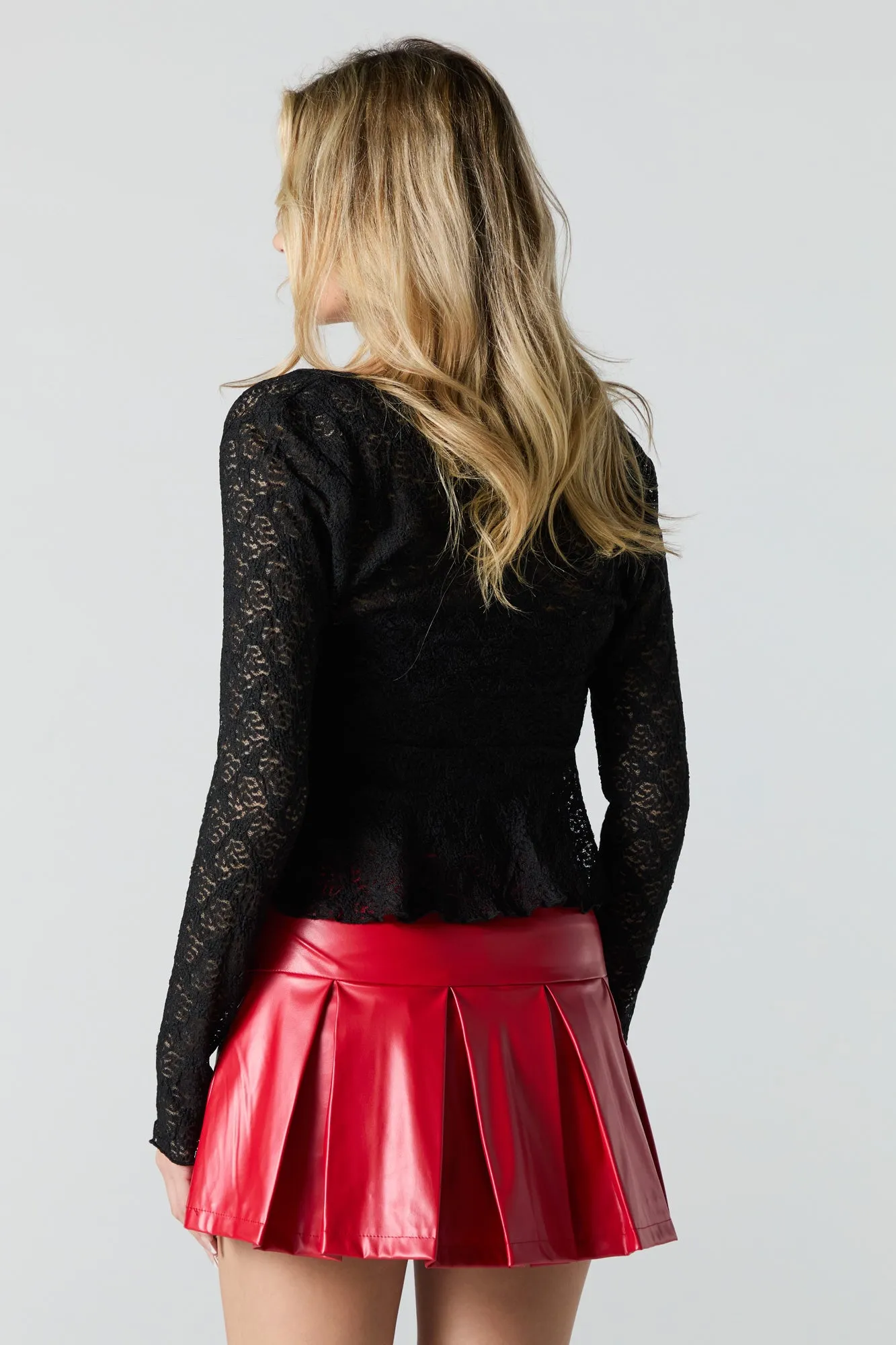 Mini jupe-short à pli en similicuir sold by Urban Planet product image thumbnail 2