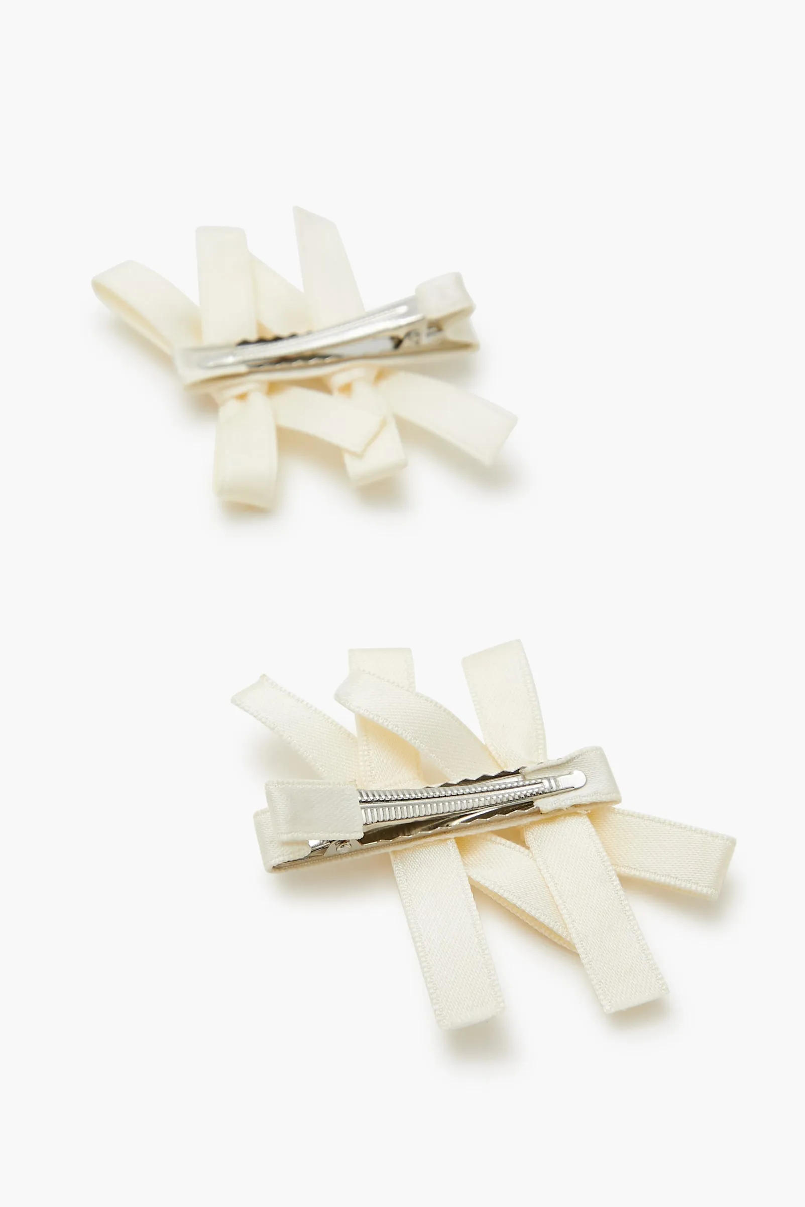 Bow Hair Clip Set (2 Pcs) sold by Urban Planet product image thumbnail 4