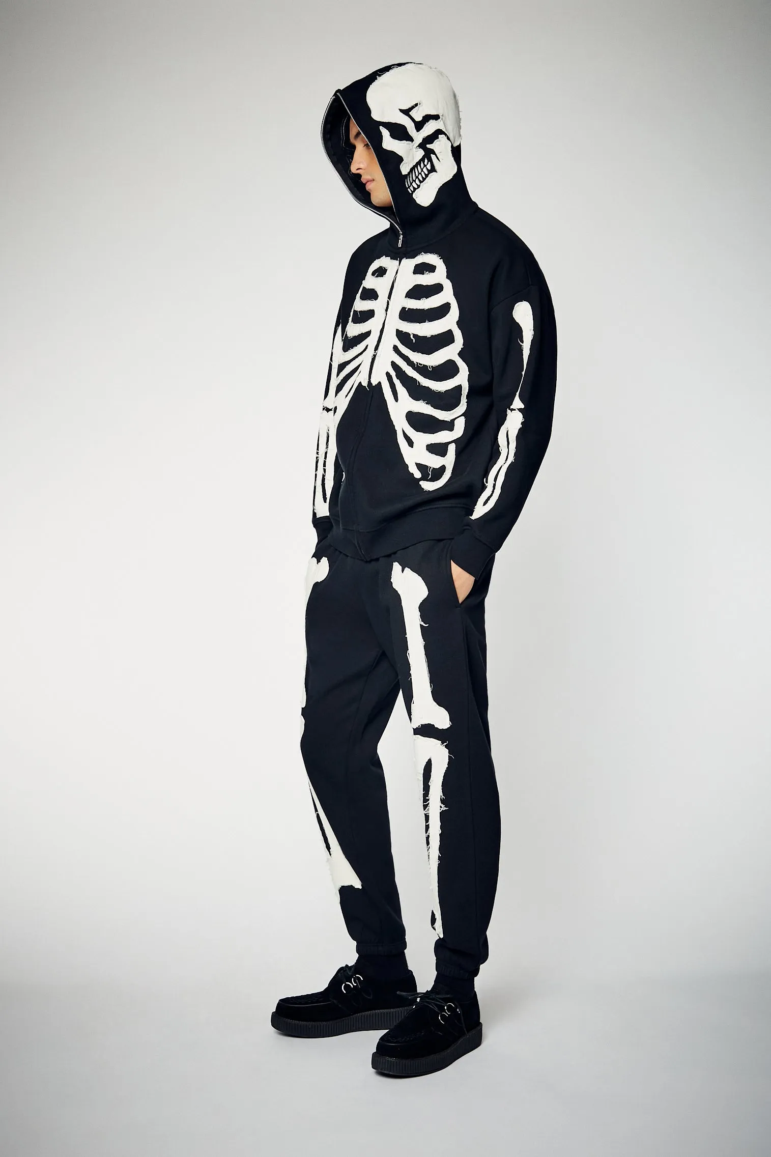 Jogger à imprimé Squelette avec surpiqûre sold by Urban Planet