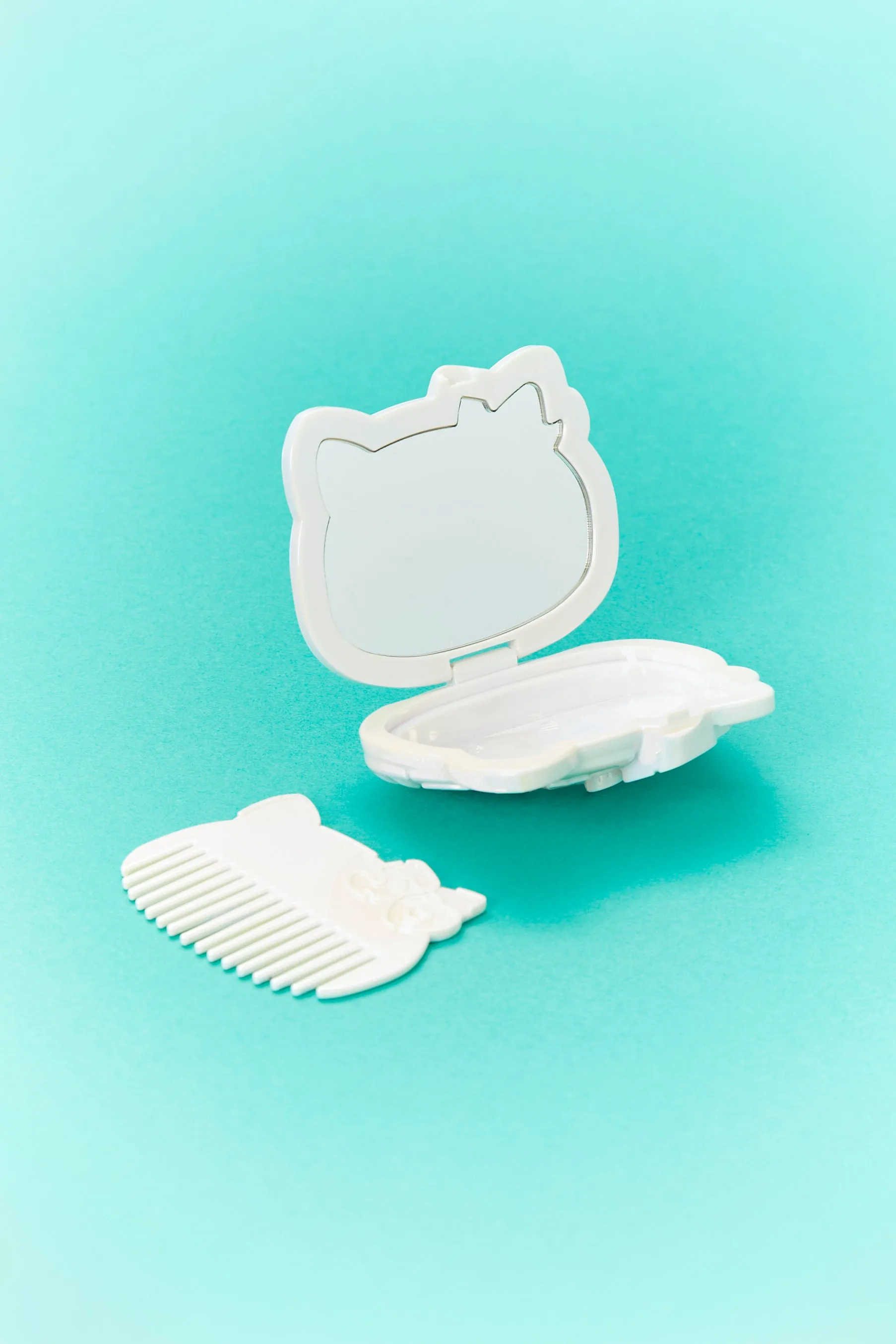 Hello Kitty Compact Mirror & Comb Set (2 Pcs) sold by Urban Planet