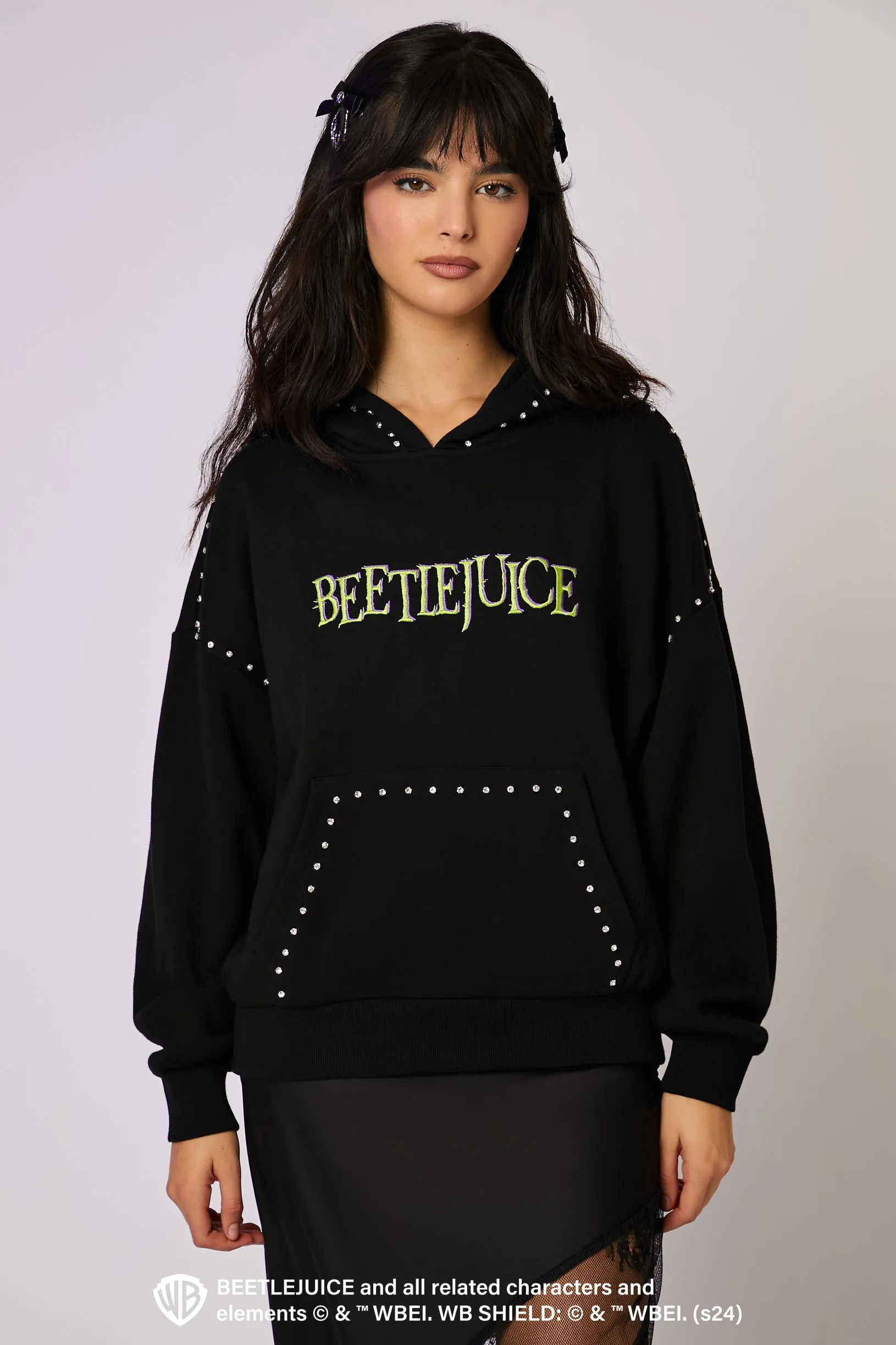 Haut à capuchon avec imprimé Beetlejuice avec pierres du Rhin sold by Urban Planet